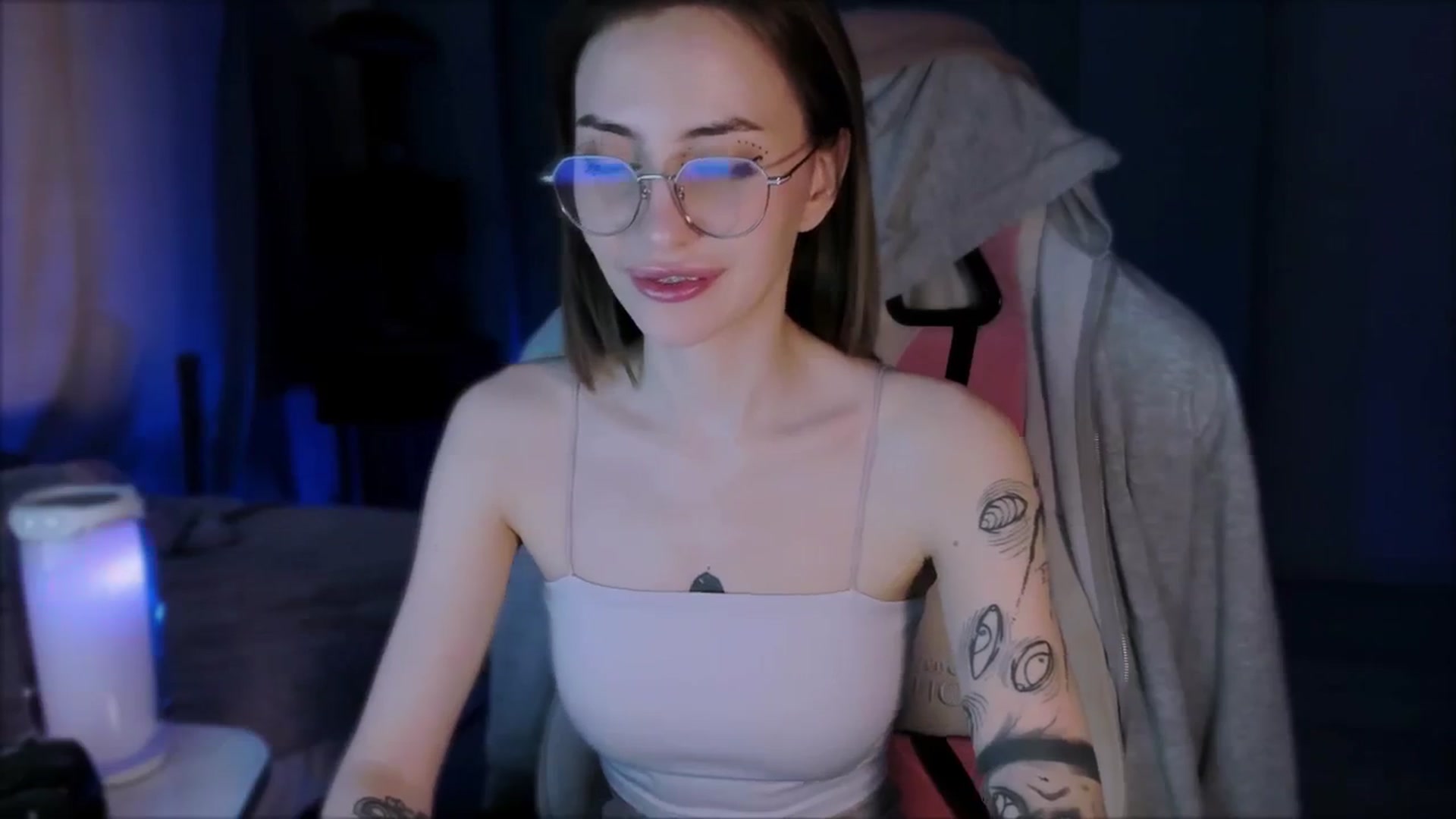 Gallery image thumbnail from Space_Eva's myfreecams stream on, 10/30/2023, 06:16 image 19 of 20