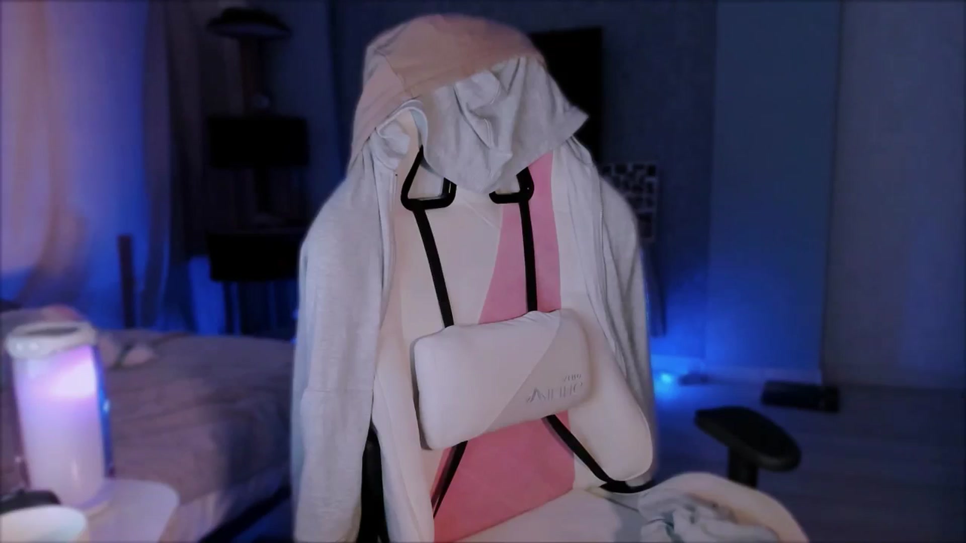 Gallery image thumbnail from Space_Eva's myfreecams stream on, 10/30/2023, 06:16 image 8 of 20
