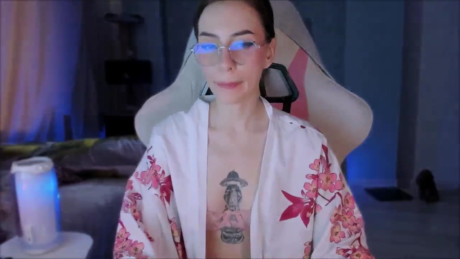 Gallery image thumbnail from Space_Eva's myfreecams stream on, 10/31/2023, 05:55 image 19 of 20