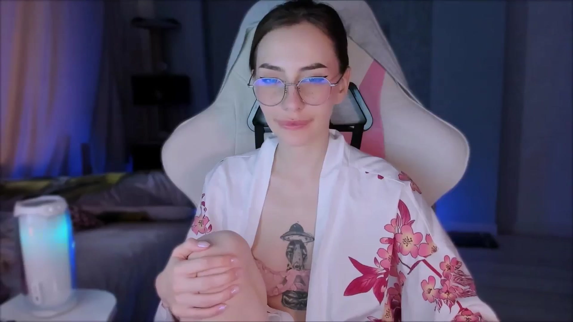Gallery image thumbnail from Space_Eva's myfreecams stream on, 10/31/2023, 05:55 image 9 of 20