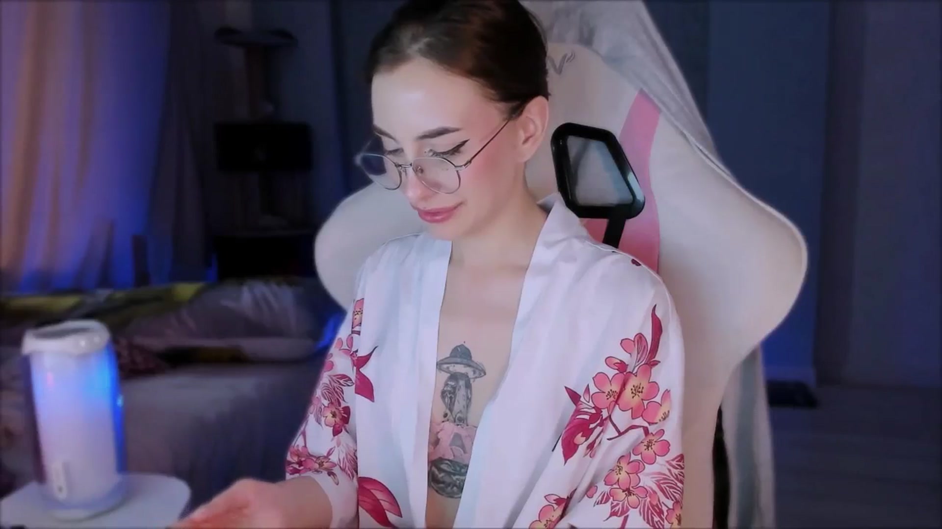 Gallery image thumbnail from Space_Eva's myfreecams stream on, 10/31/2023, 05:55 image 4 of 20
