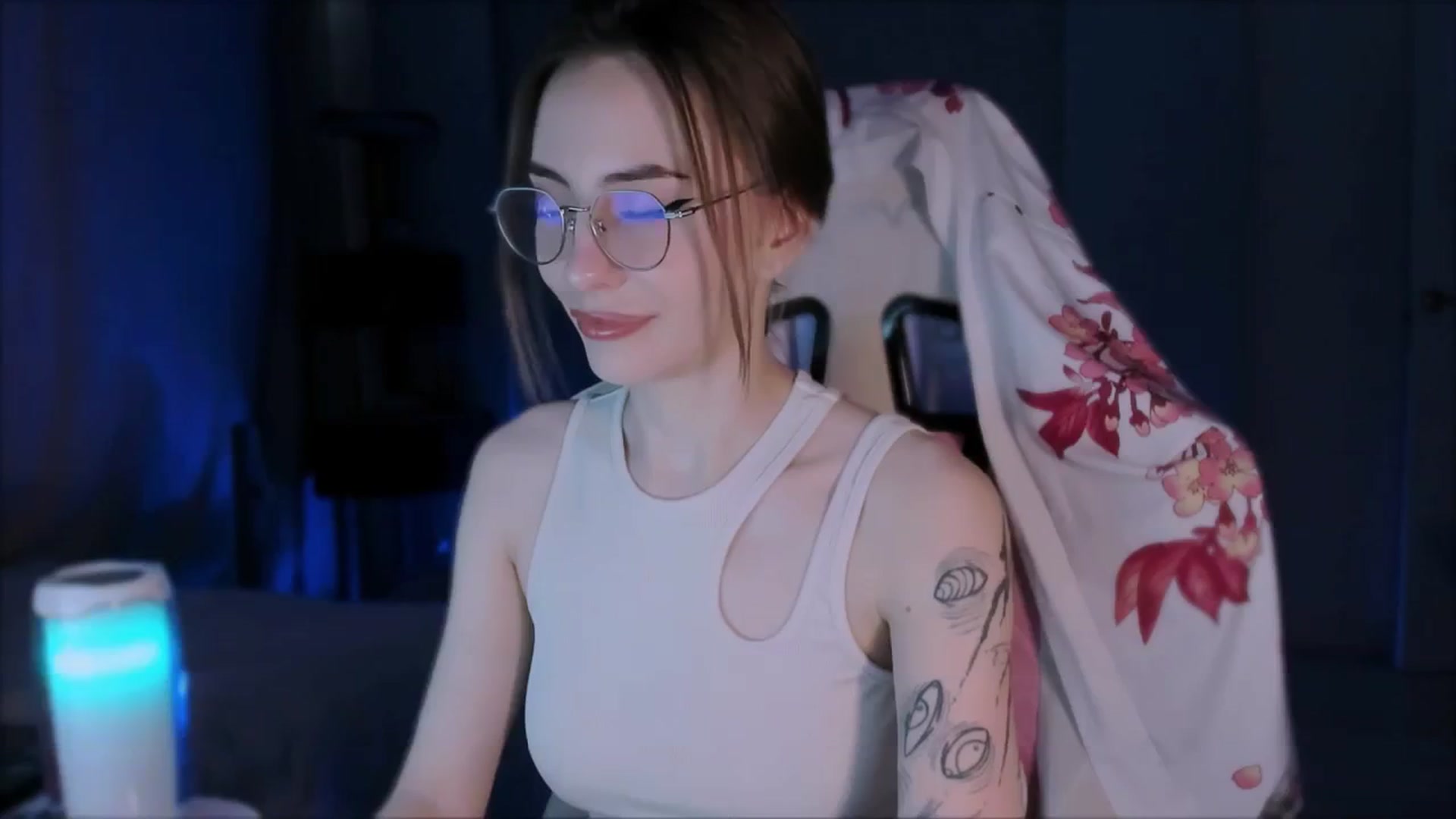 Gallery image thumbnail from Space_Eva's myfreecams stream on, 11/06/2023, 02:00 image 17 of 20