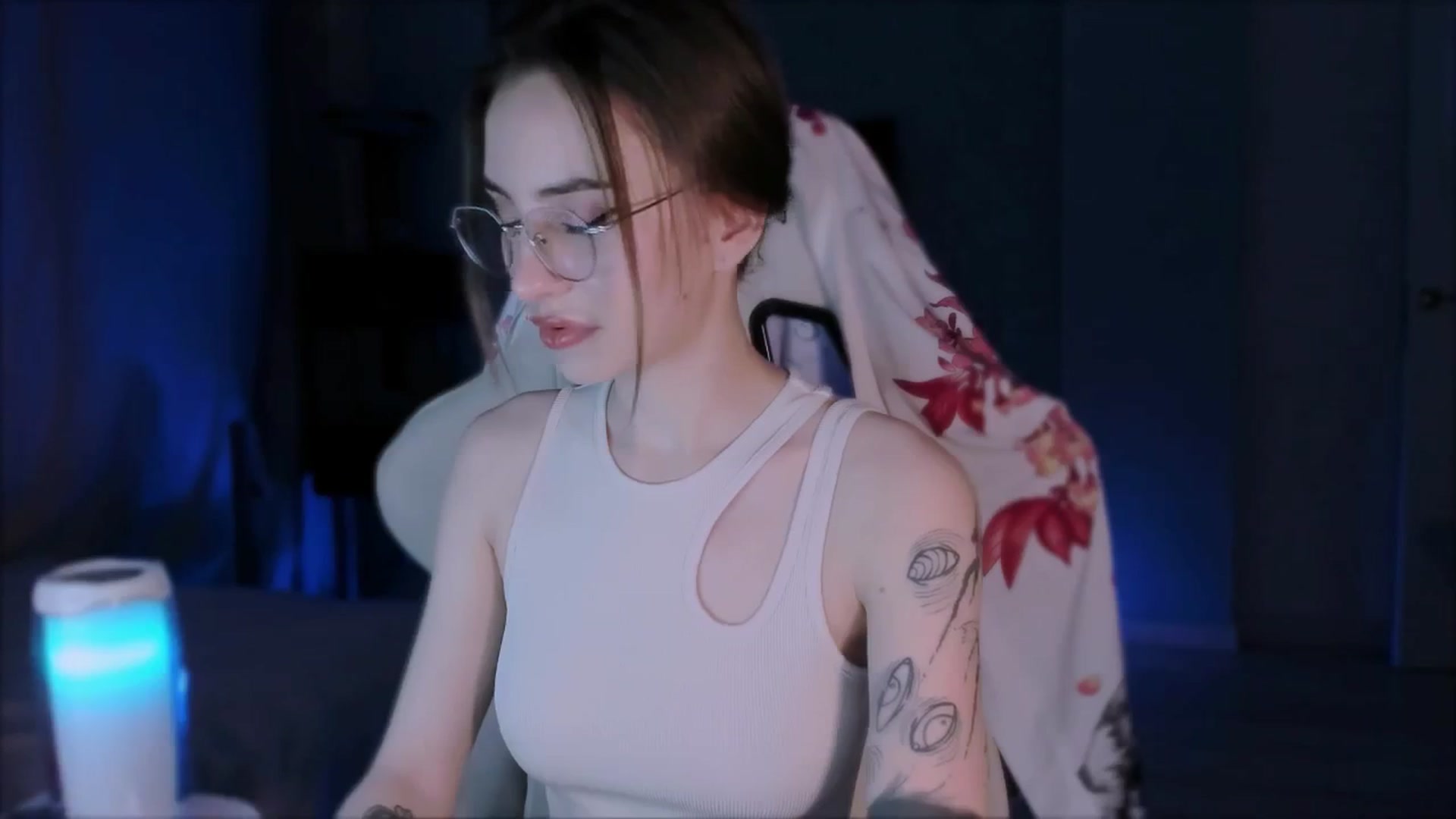 Gallery image thumbnail from Space_Eva's myfreecams stream on, 11/06/2023, 02:00 image 2 of 20