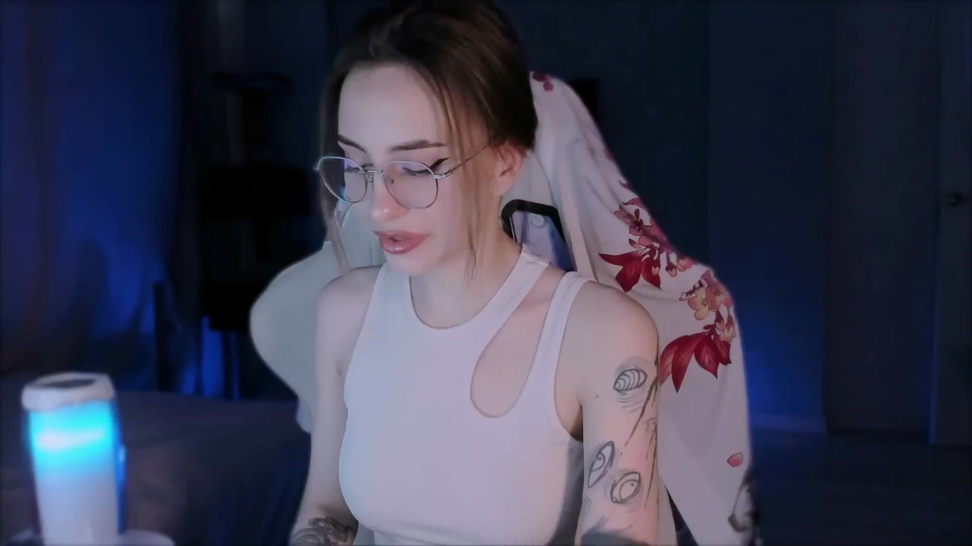 Gallery image thumbnail from Space_Eva's myfreecams stream on, 11/06/2023, 02:00 image 14 of 20