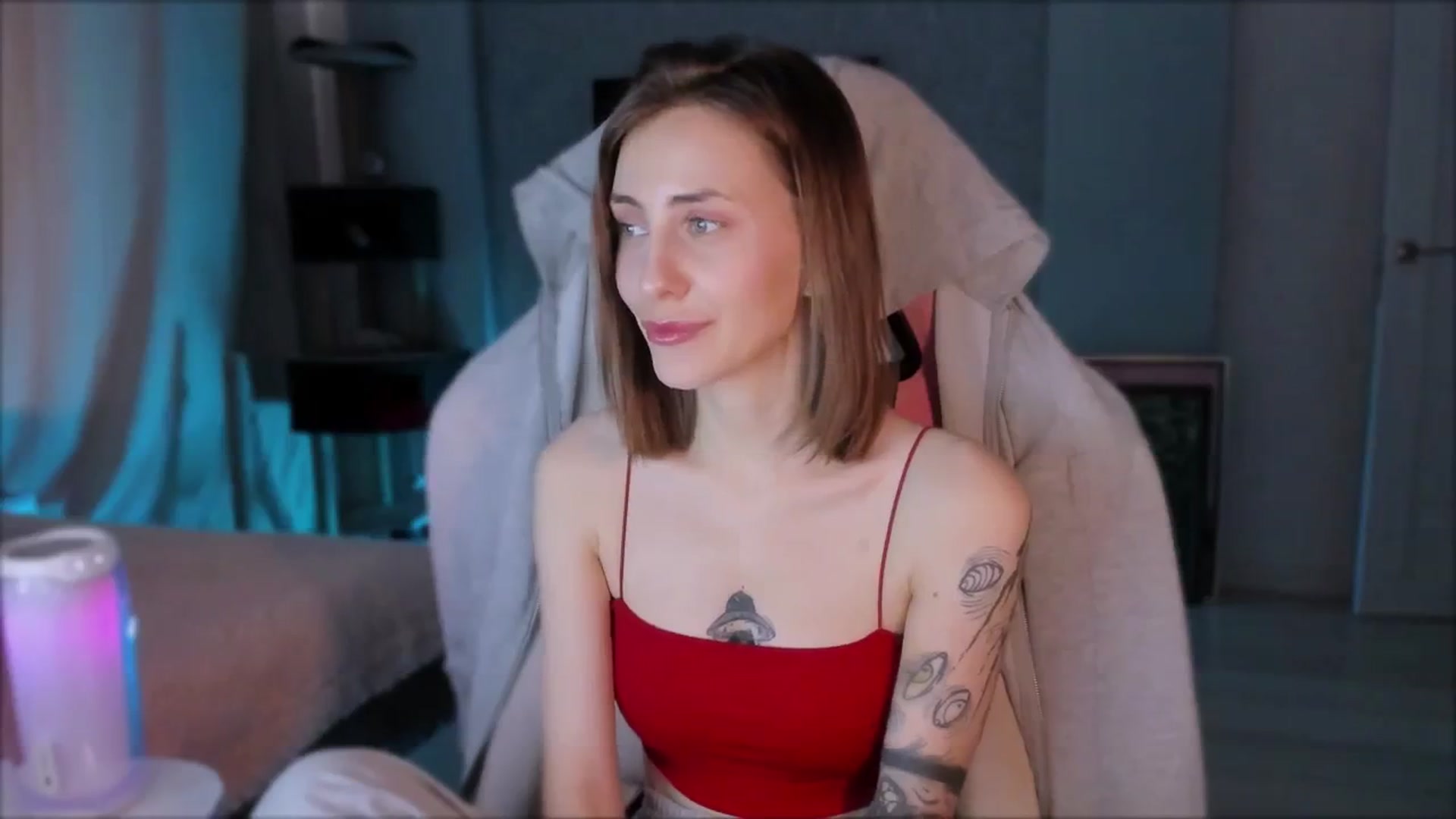 Gallery image thumbnail from Space_Eva's myfreecams stream on, 11/14/2023, 05:20 image 17 of 20