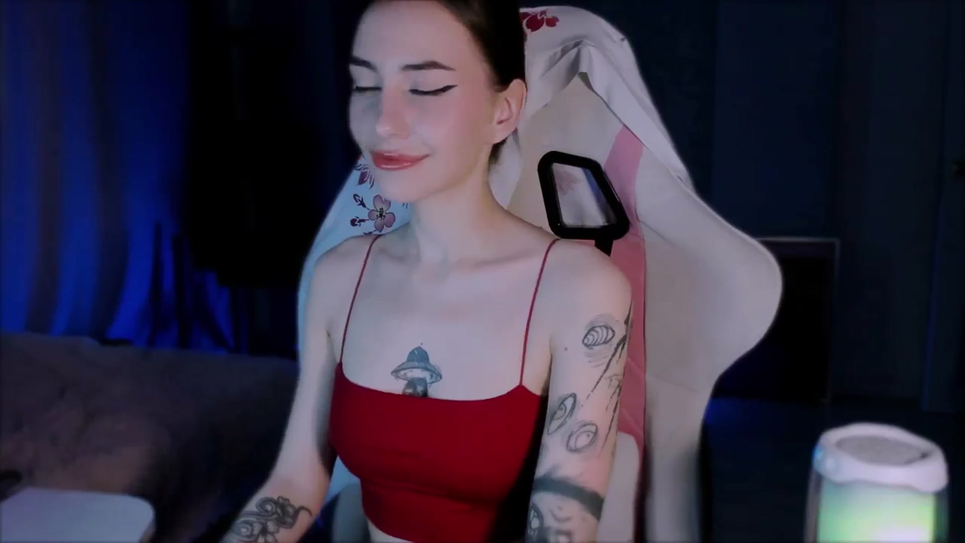 Gallery image thumbnail from Space_Eva's myfreecams stream on, 11/16/2023, 02:50 image 18 of 20