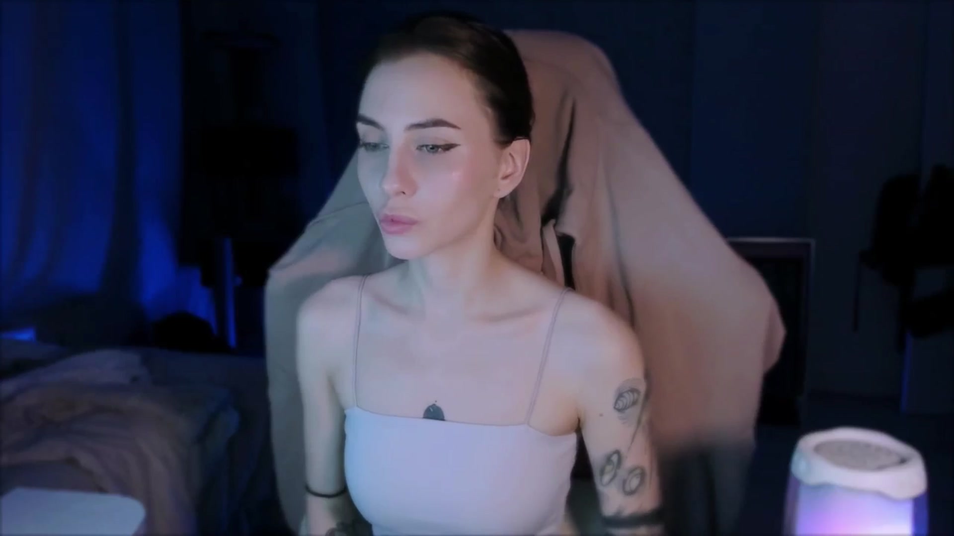 Gallery image thumbnail from Space_Eva's myfreecams stream on, 11/19/2023, 03:05 image 18 of 20
