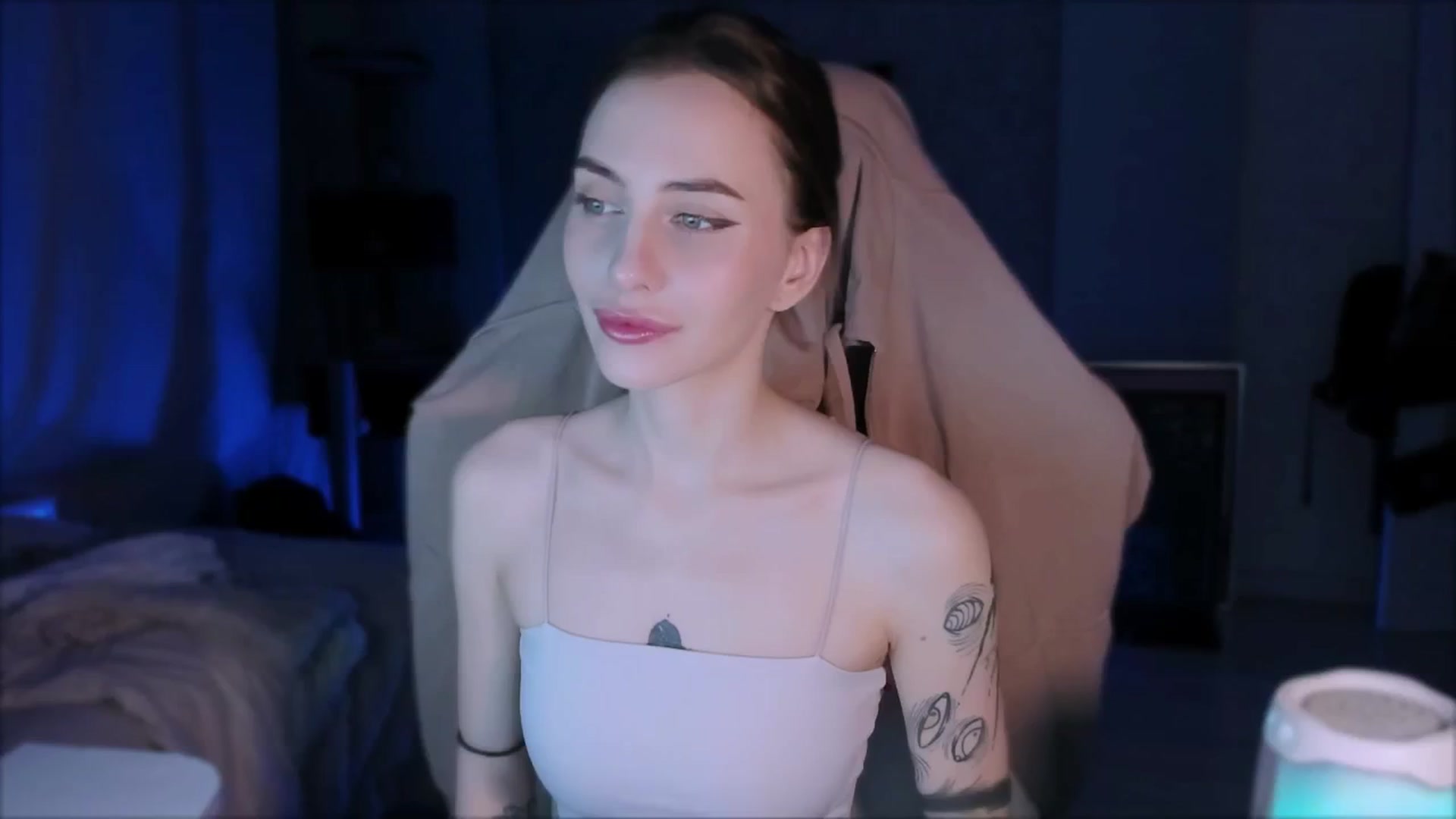 Gallery image thumbnail from Space_Eva's myfreecams stream on, 11/19/2023, 03:05 image 3 of 20