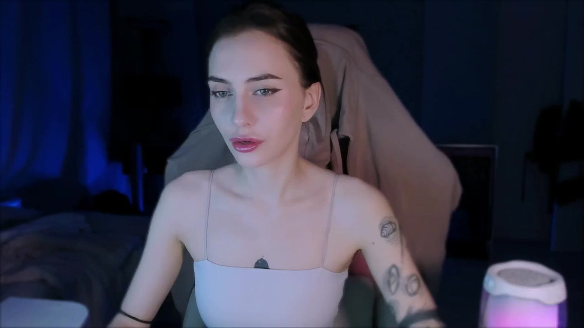 Gallery image thumbnail from Space_Eva's myfreecams stream on, 11/19/2023, 03:05 image 6 of 20