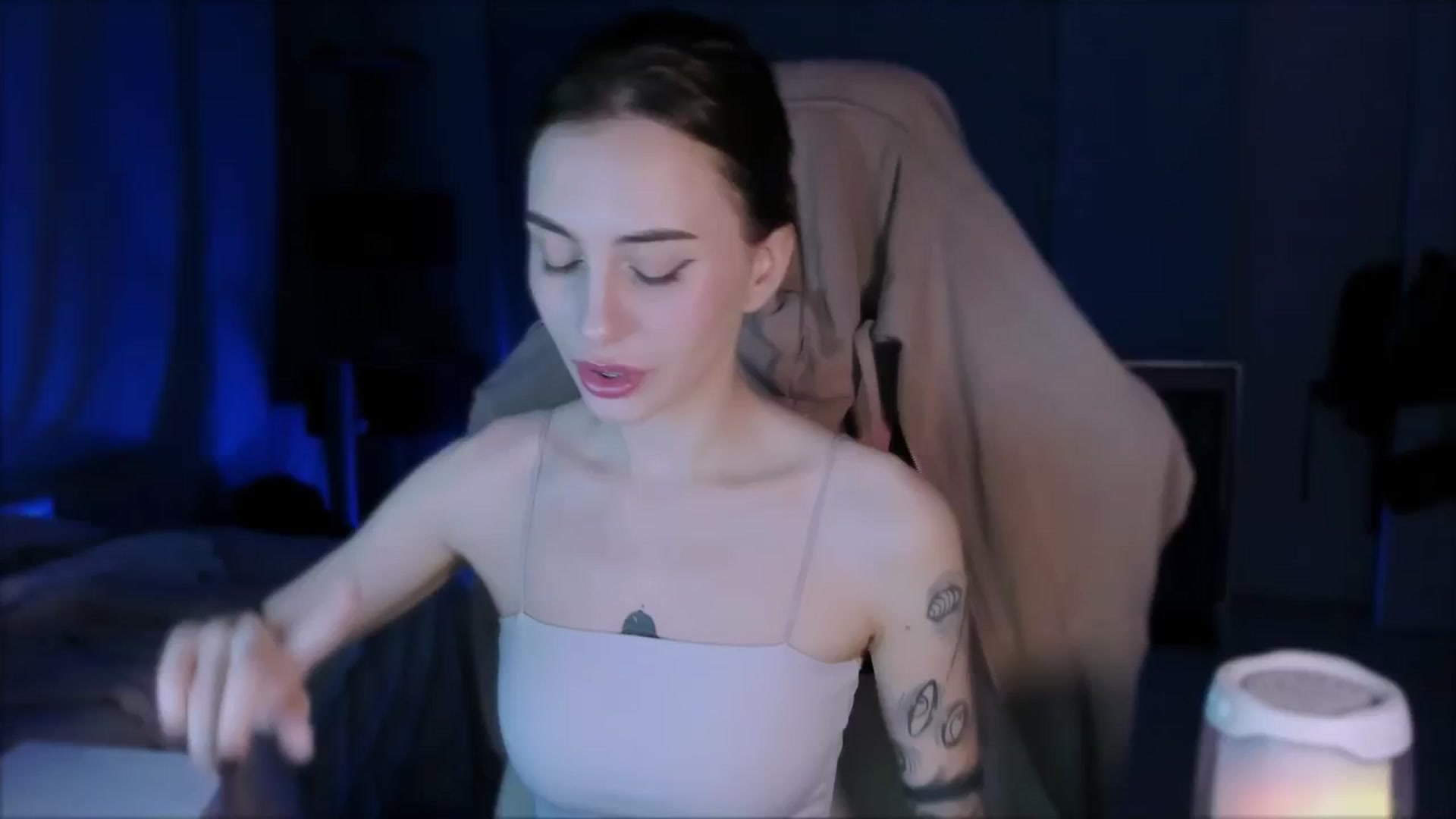 Gallery image thumbnail from Space_Eva's myfreecams stream on, 11/19/2023, 03:05 image 7 of 20