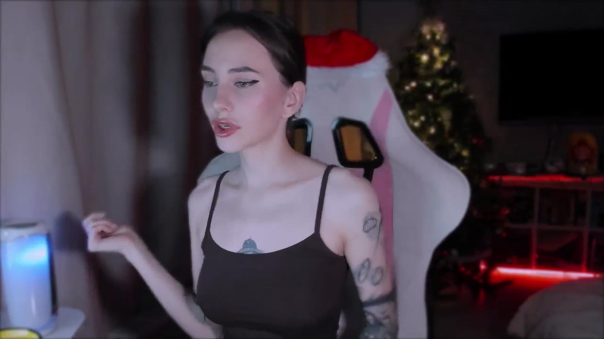 Gallery image thumbnail from Space_Eva's myfreecams stream on, 12/04/2023, 02:15 image 17 of 20