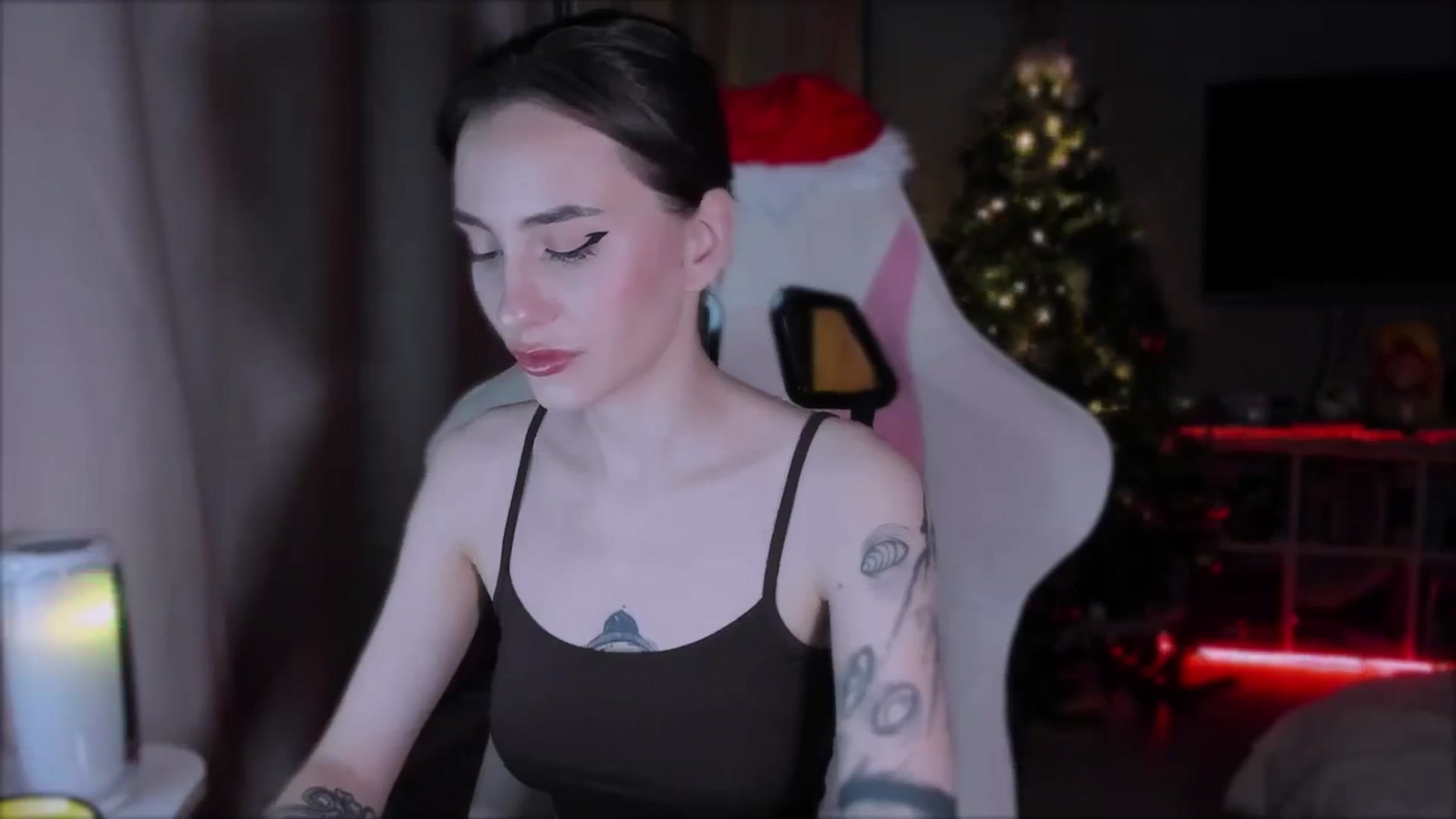 Gallery image thumbnail from Space_Eva's myfreecams stream on, 12/04/2023, 02:15 image 14 of 20