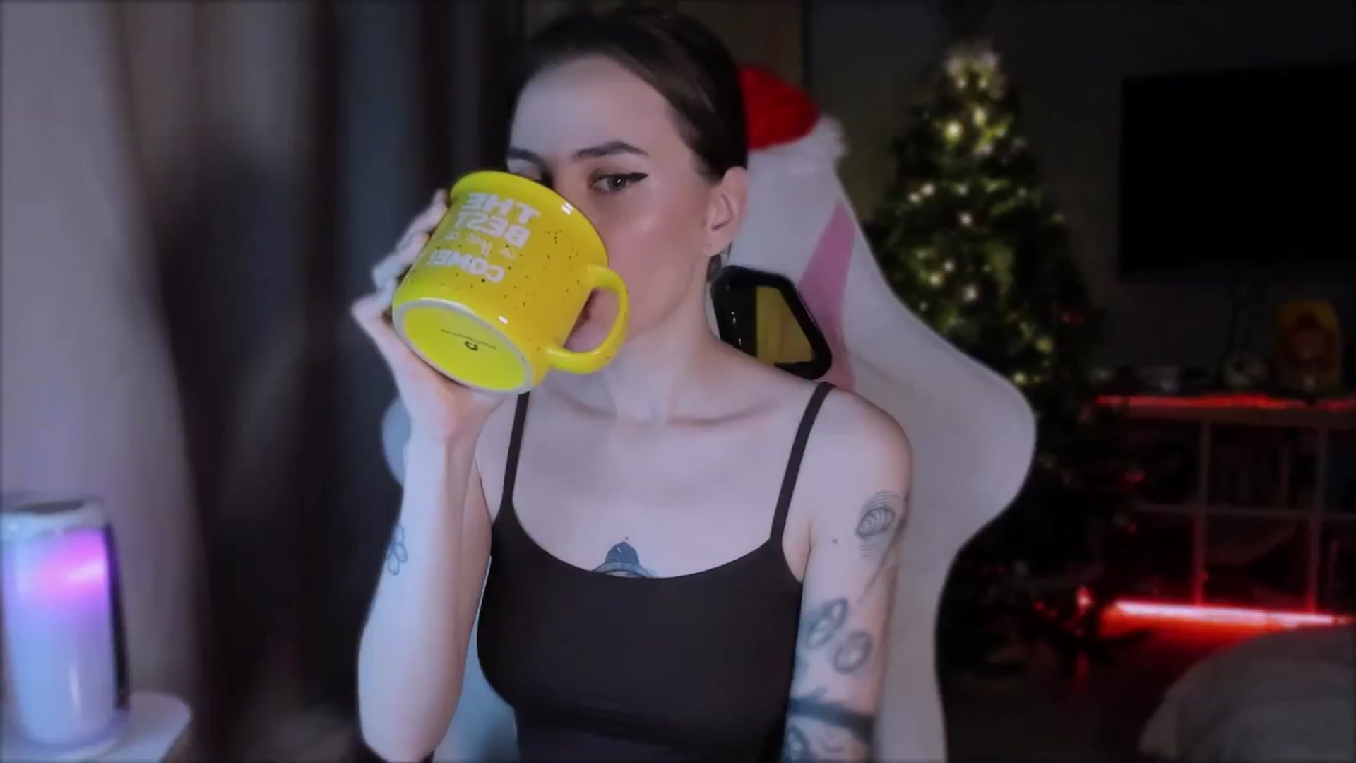 Gallery image thumbnail from Space_Eva's myfreecams stream on, 12/04/2023, 02:15 image 4 of 20