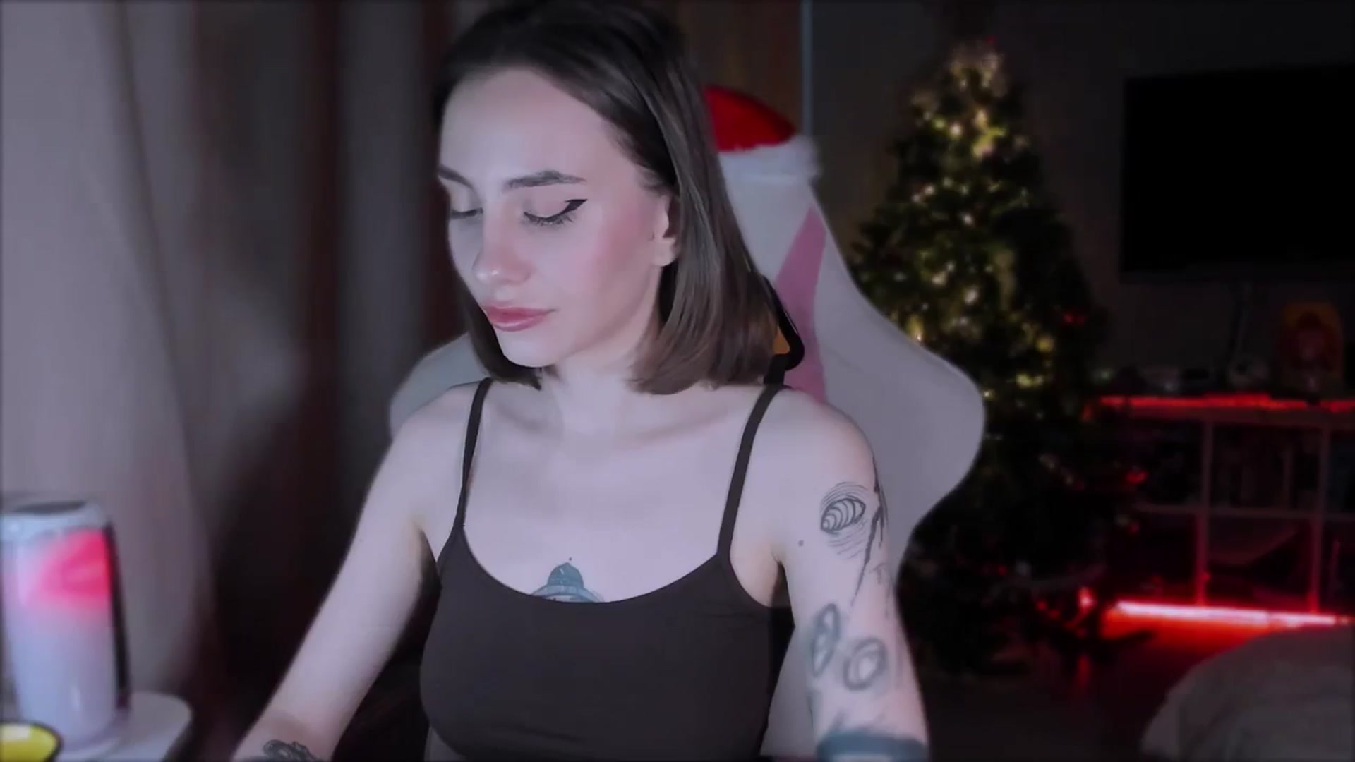 Gallery image thumbnail from Space_Eva's myfreecams stream on, 12/04/2023, 03:03 image 14 of 20