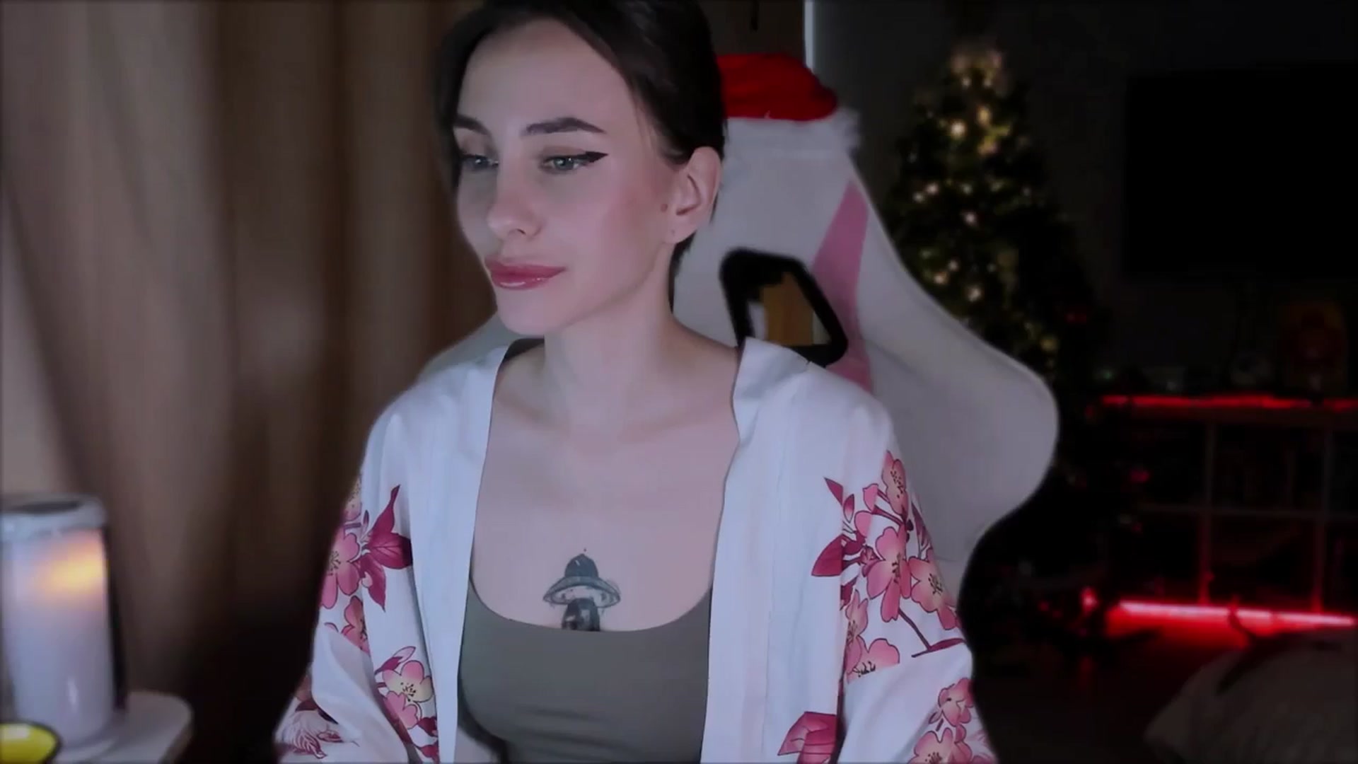 Gallery image thumbnail from Space_Eva's myfreecams stream on, 12/04/2023, 04:17 image 13 of 20