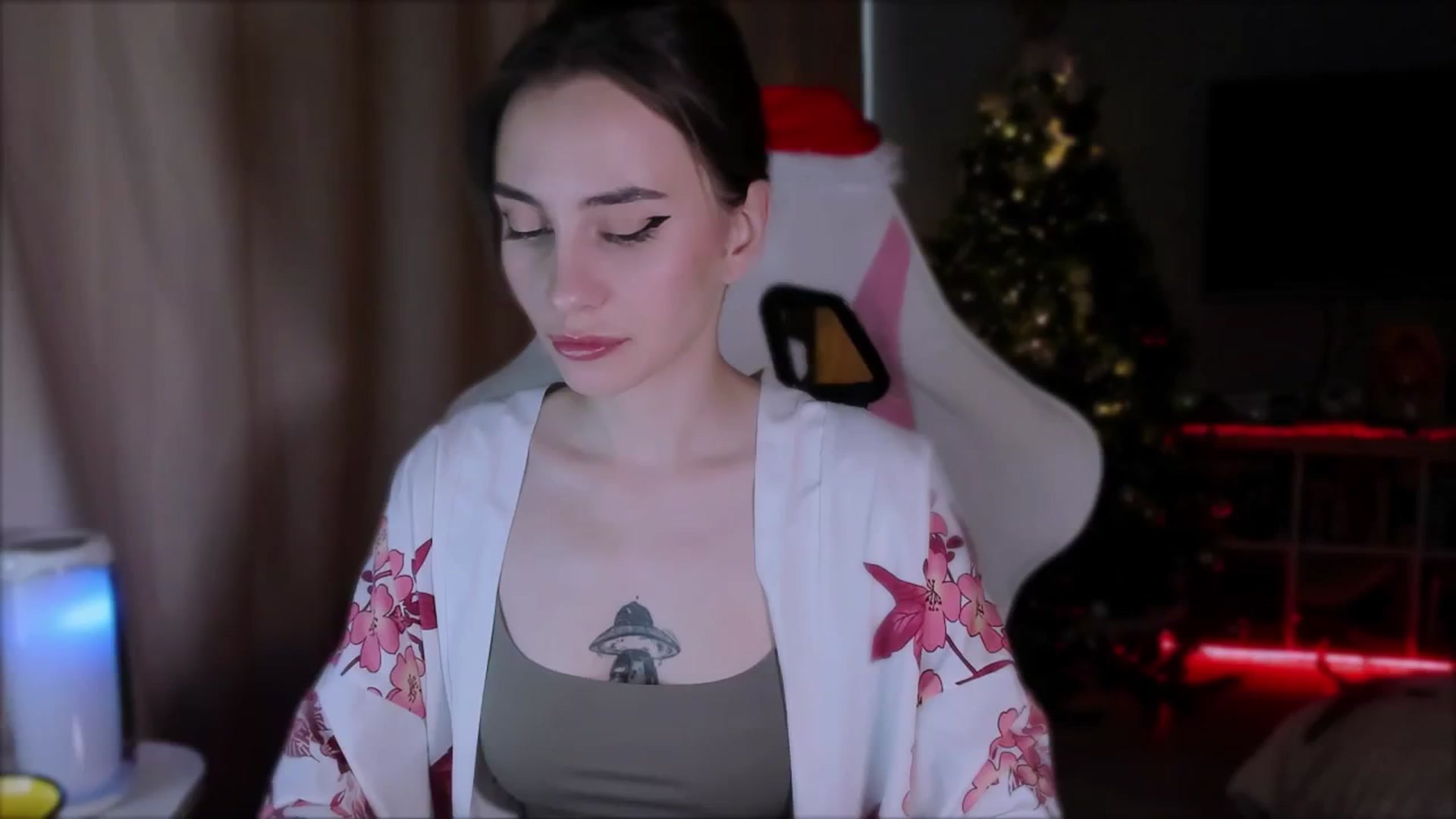 Gallery image thumbnail from Space_Eva's myfreecams stream on, 12/04/2023, 04:17 image 1 of 20