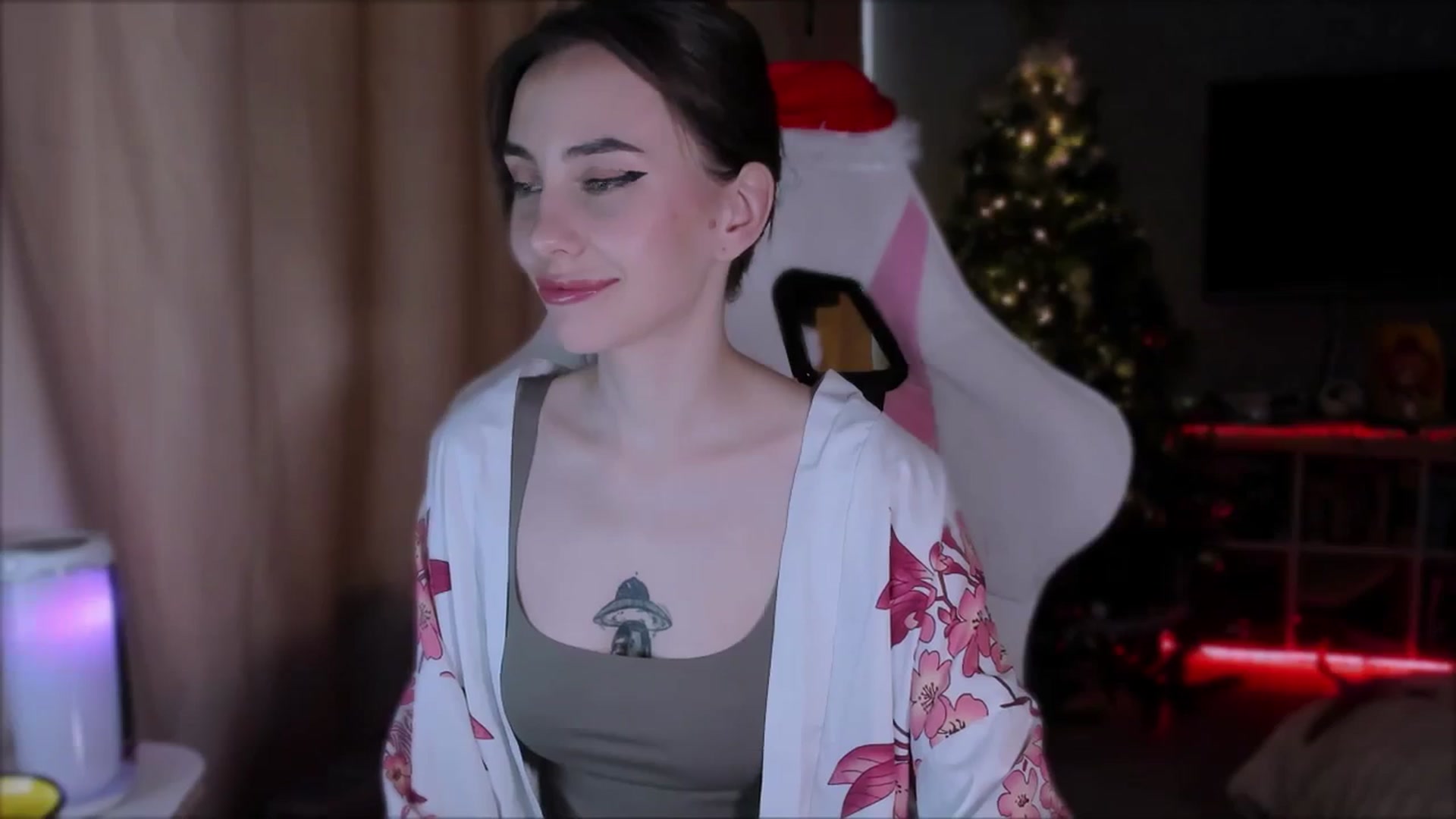 Gallery image thumbnail from Space_Eva's myfreecams stream on, 12/04/2023, 04:17 image 16 of 20