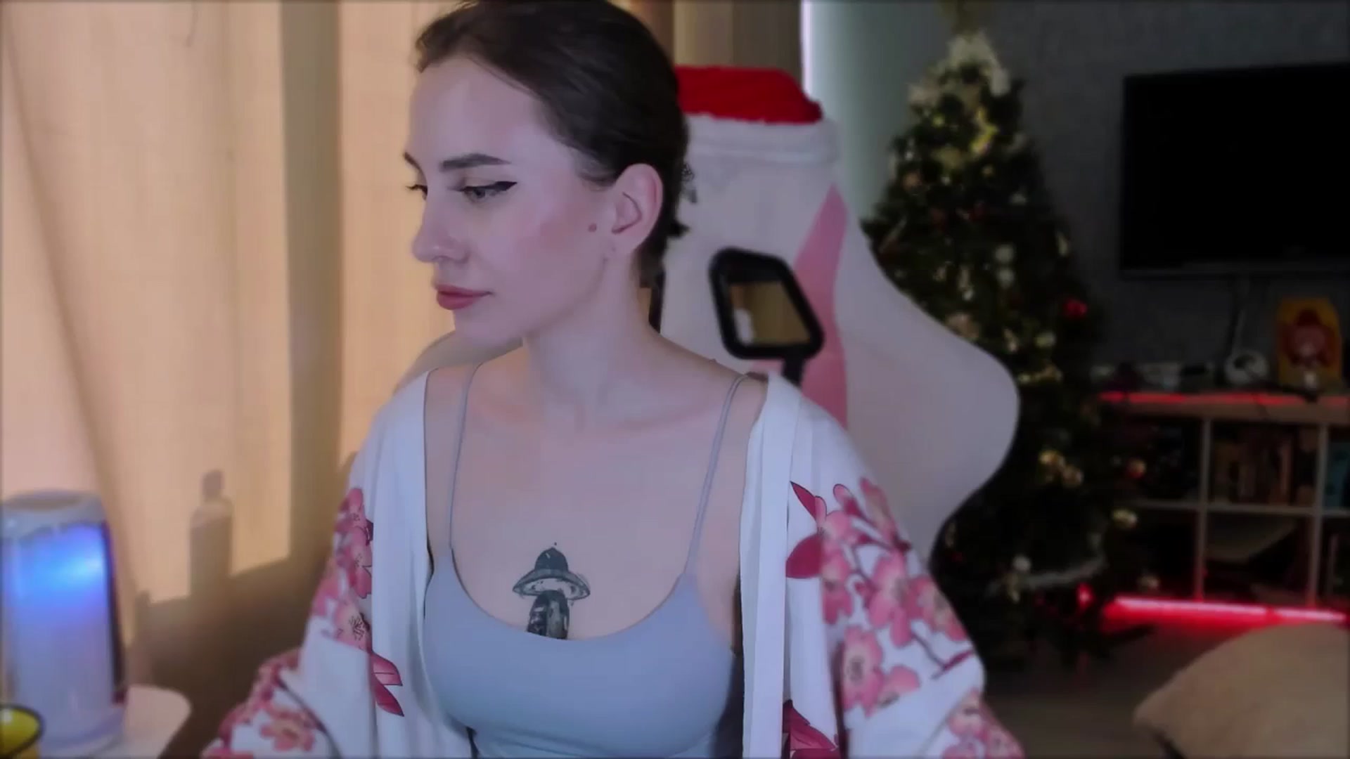 Gallery image thumbnail from Space_Eva's myfreecams stream on, 12/04/2023, 06:43 image 14 of 20