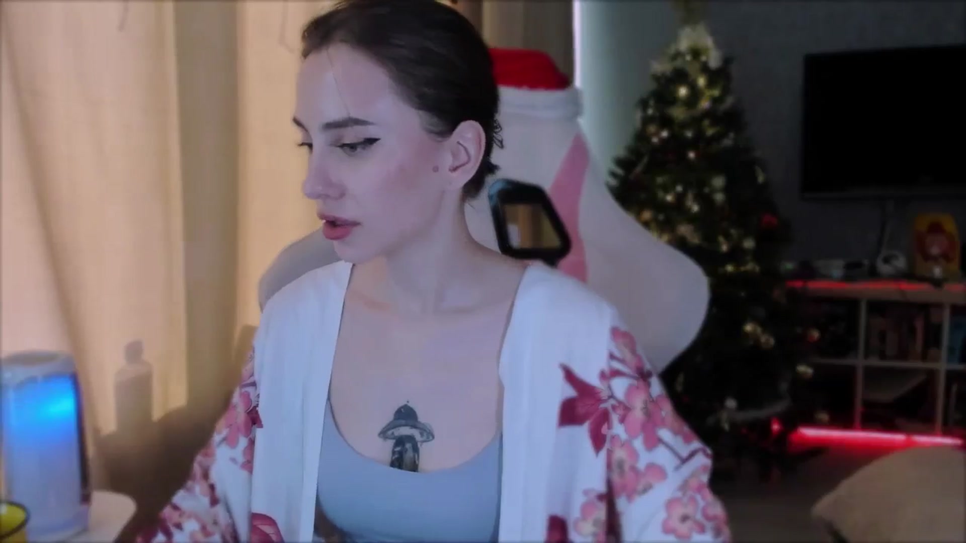 Gallery image thumbnail from Space_Eva's myfreecams stream on, 12/04/2023, 06:43 image 4 of 20
