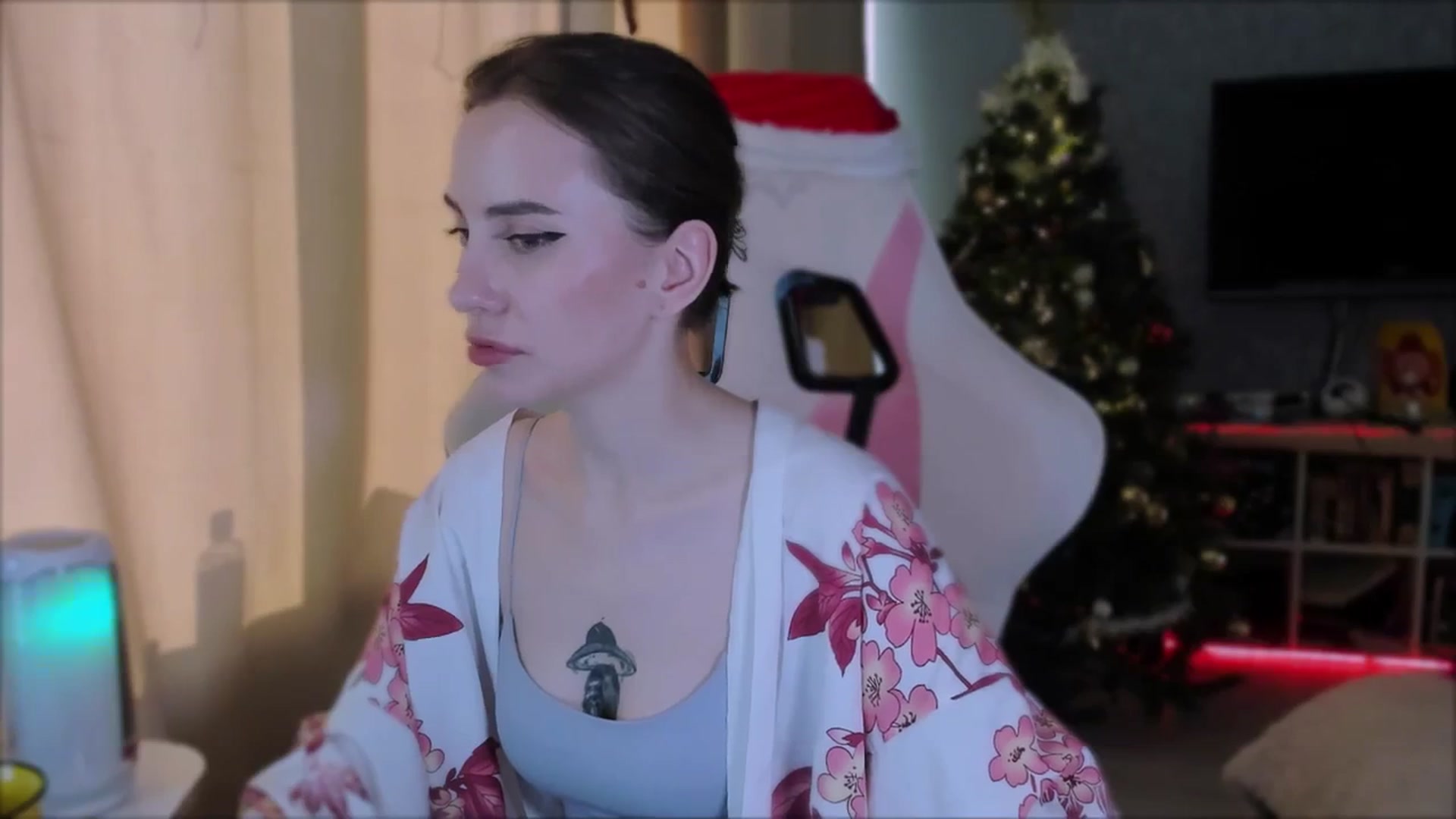 Gallery image thumbnail from Space_Eva's myfreecams stream on, 12/04/2023, 06:43 image 11 of 20