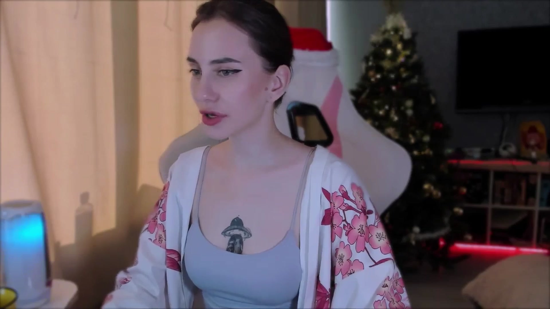 Gallery image thumbnail from Space_Eva's myfreecams stream on, 12/04/2023, 06:43 image 12 of 20