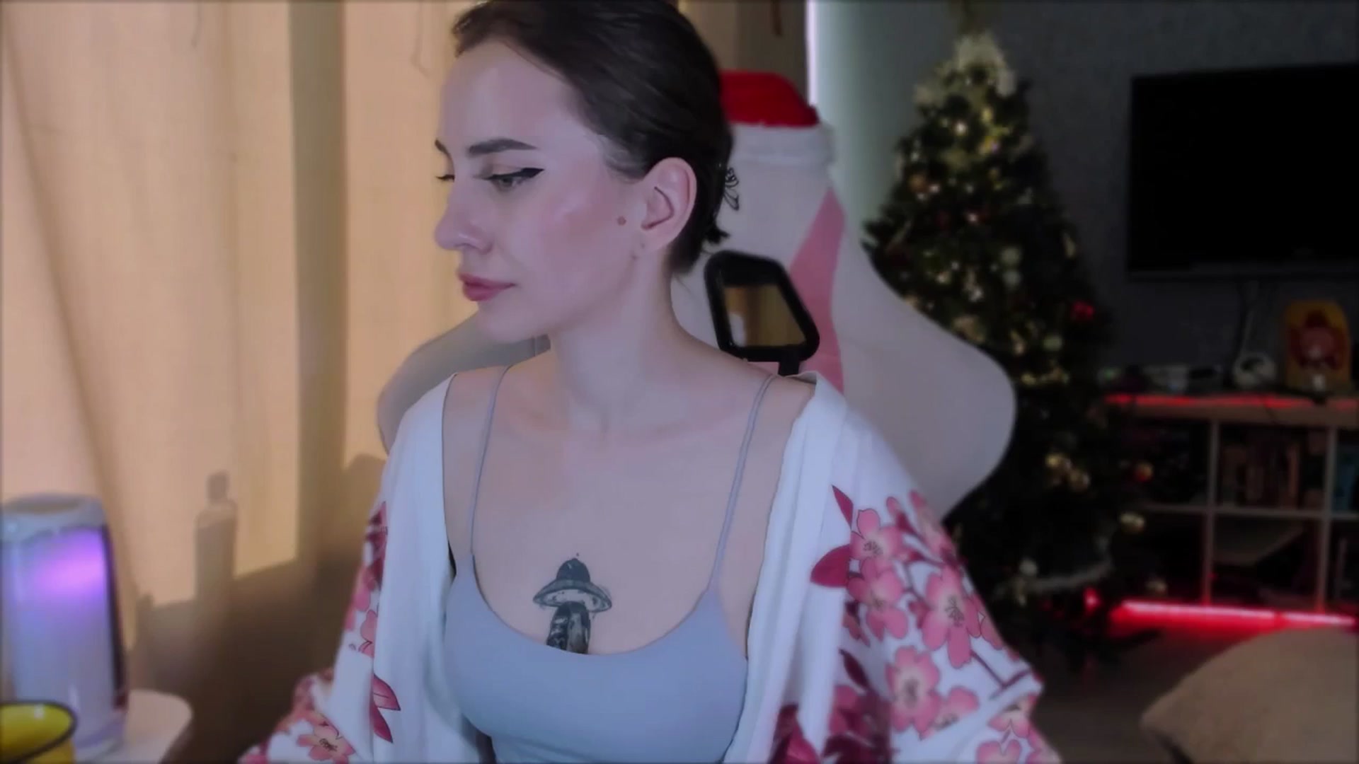 Gallery image thumbnail from Space_Eva's myfreecams stream on, 12/04/2023, 06:43 image 16 of 20