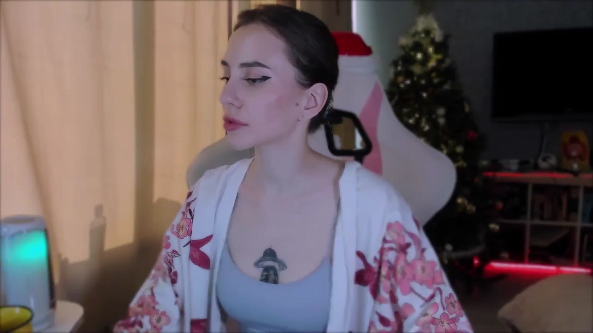 Gallery image thumbnail from Space_Eva's myfreecams stream on, 12/04/2023, 06:43 image 20 of 20
