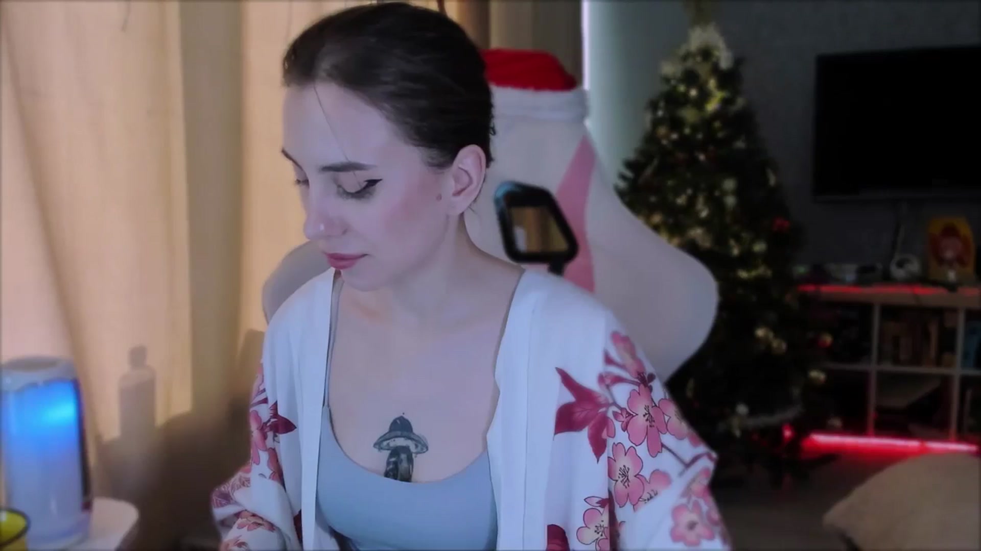 Gallery image thumbnail from Space_Eva's myfreecams stream on, 12/04/2023, 06:43 image 5 of 20