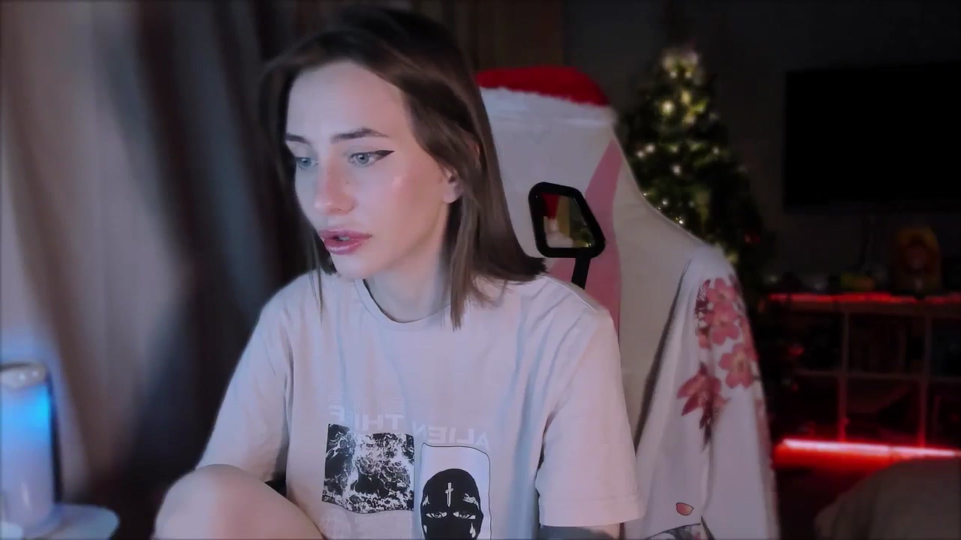 Gallery image thumbnail from Space_Eva's myfreecams stream on, 12/05/2023, 02:30 image 3 of 20