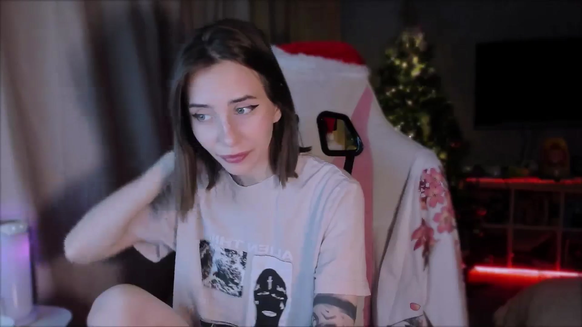 Gallery image thumbnail from Space_Eva's myfreecams stream on, 12/05/2023, 02:30 image 4 of 20