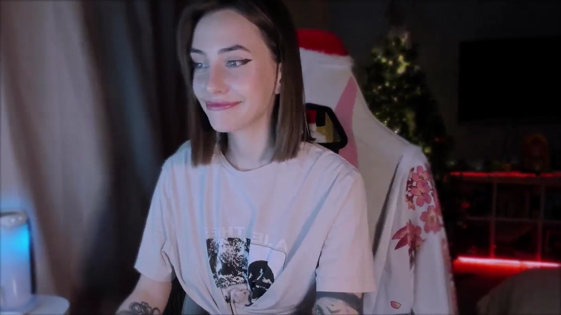 Gallery image thumbnail from Space_Eva's myfreecams stream on, 12/05/2023, 02:30 image 15 of 20