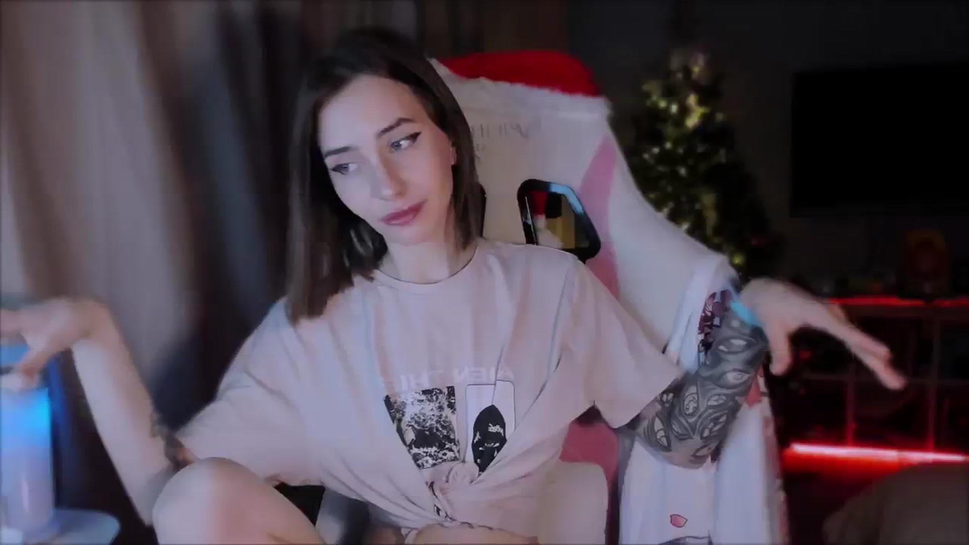 Gallery image thumbnail from Space_Eva's myfreecams stream on, 12/05/2023, 02:30 image 11 of 20