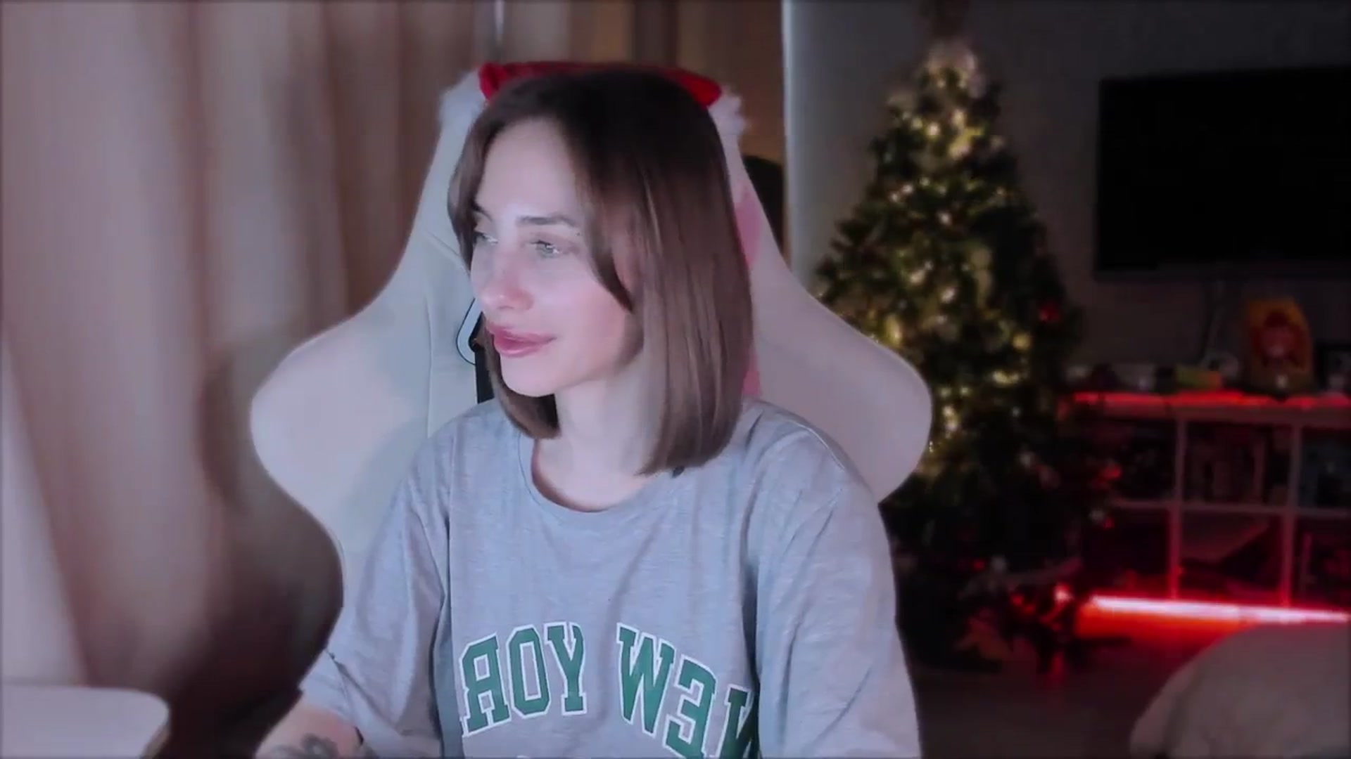 Gallery image thumbnail from Space_Eva's myfreecams stream on, 12/06/2023, 06:28 image 8 of 20