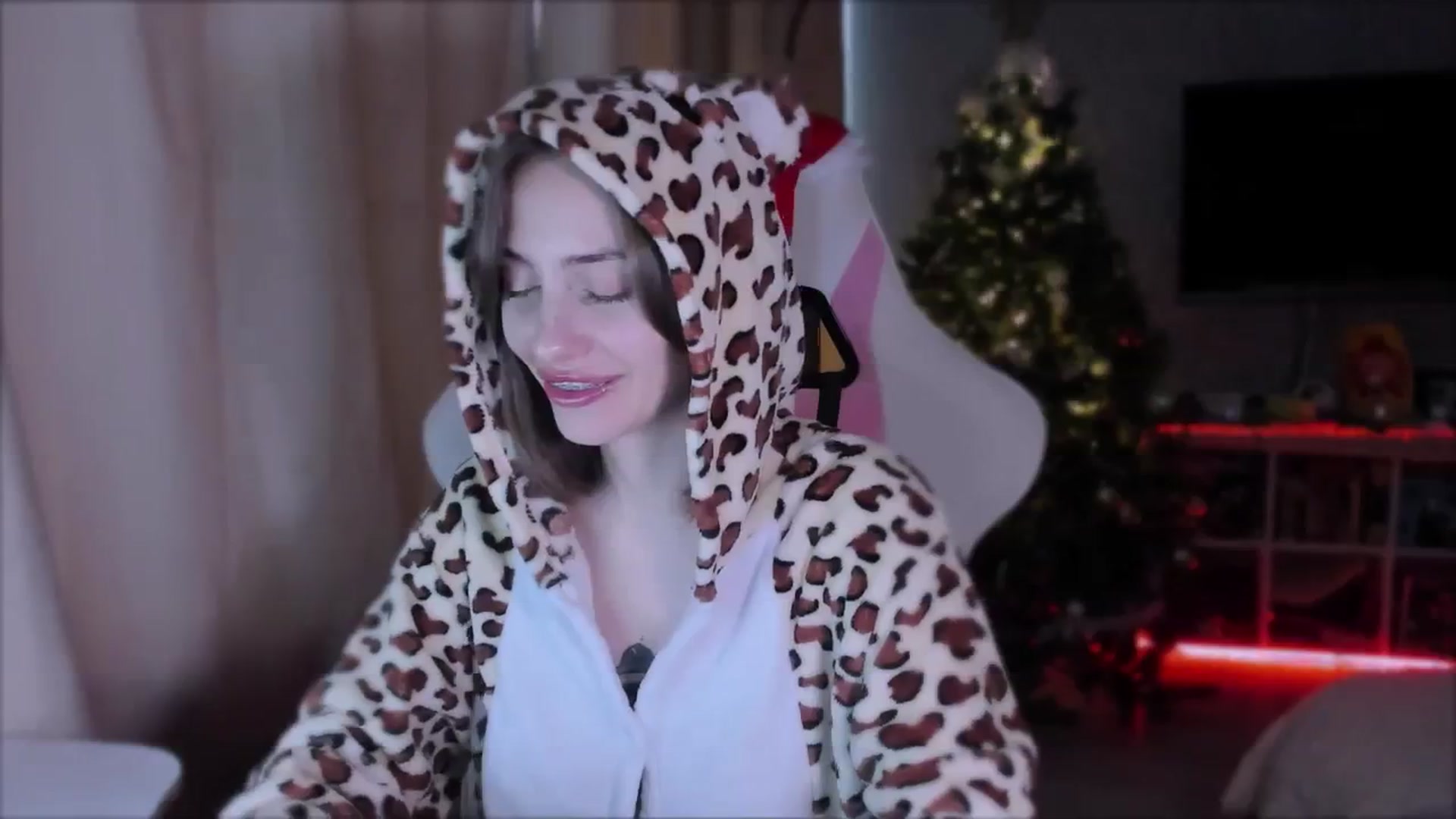 Gallery image thumbnail from Space_Eva's myfreecams stream on, 12/06/2023, 06:28 image 16 of 20