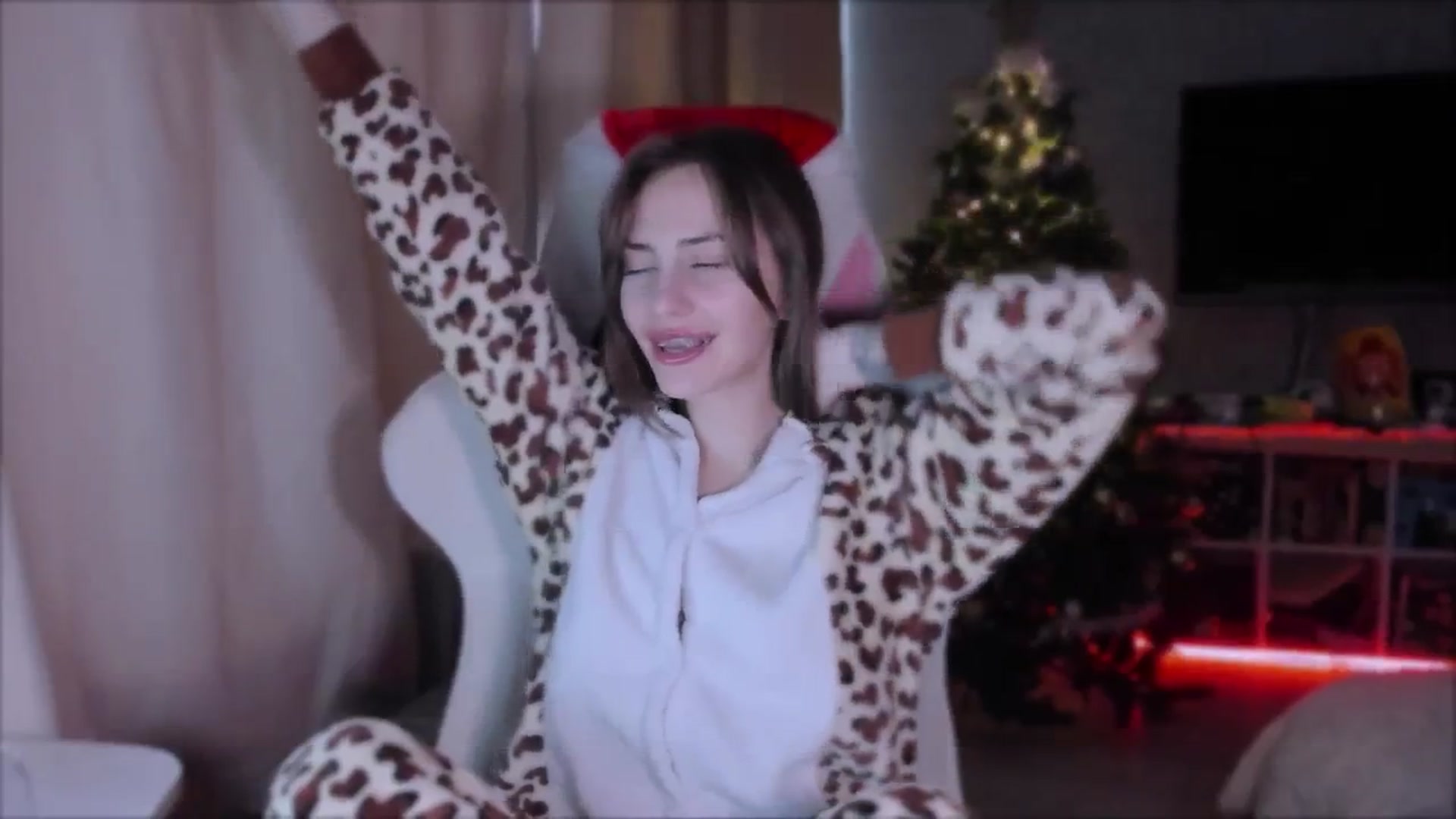 Gallery image thumbnail from Space_Eva's myfreecams stream on, 12/06/2023, 06:28 image 20 of 20