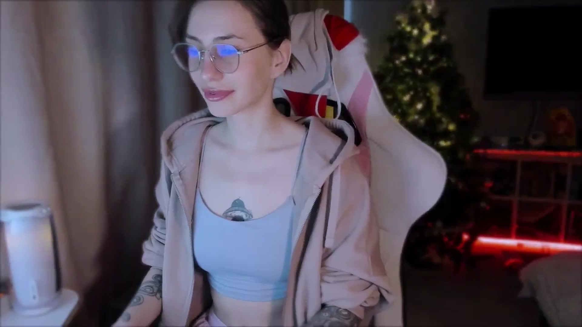 Gallery image thumbnail from Space_Eva's myfreecams stream on, 12/11/2023, 03:08 image 9 of 20