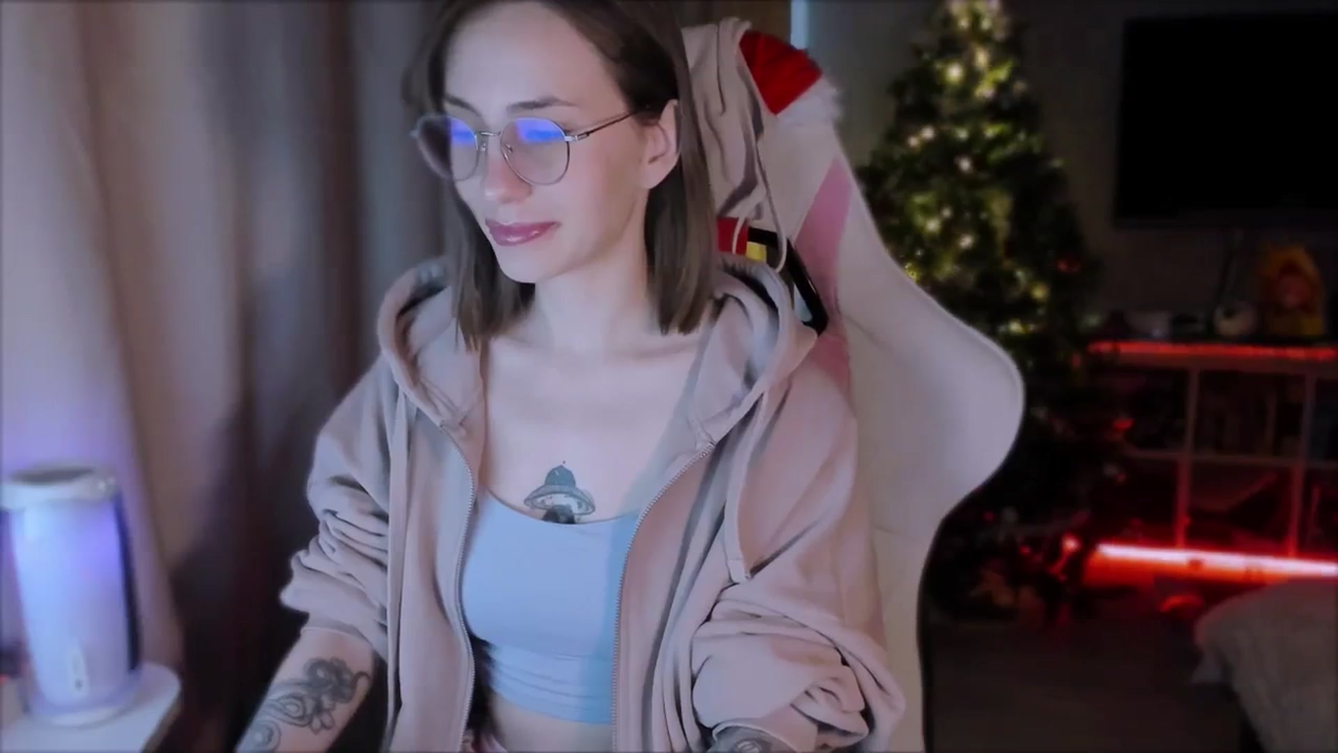 Gallery image thumbnail from Space_Eva's myfreecams stream on, 12/11/2023, 03:08 image 14 of 20