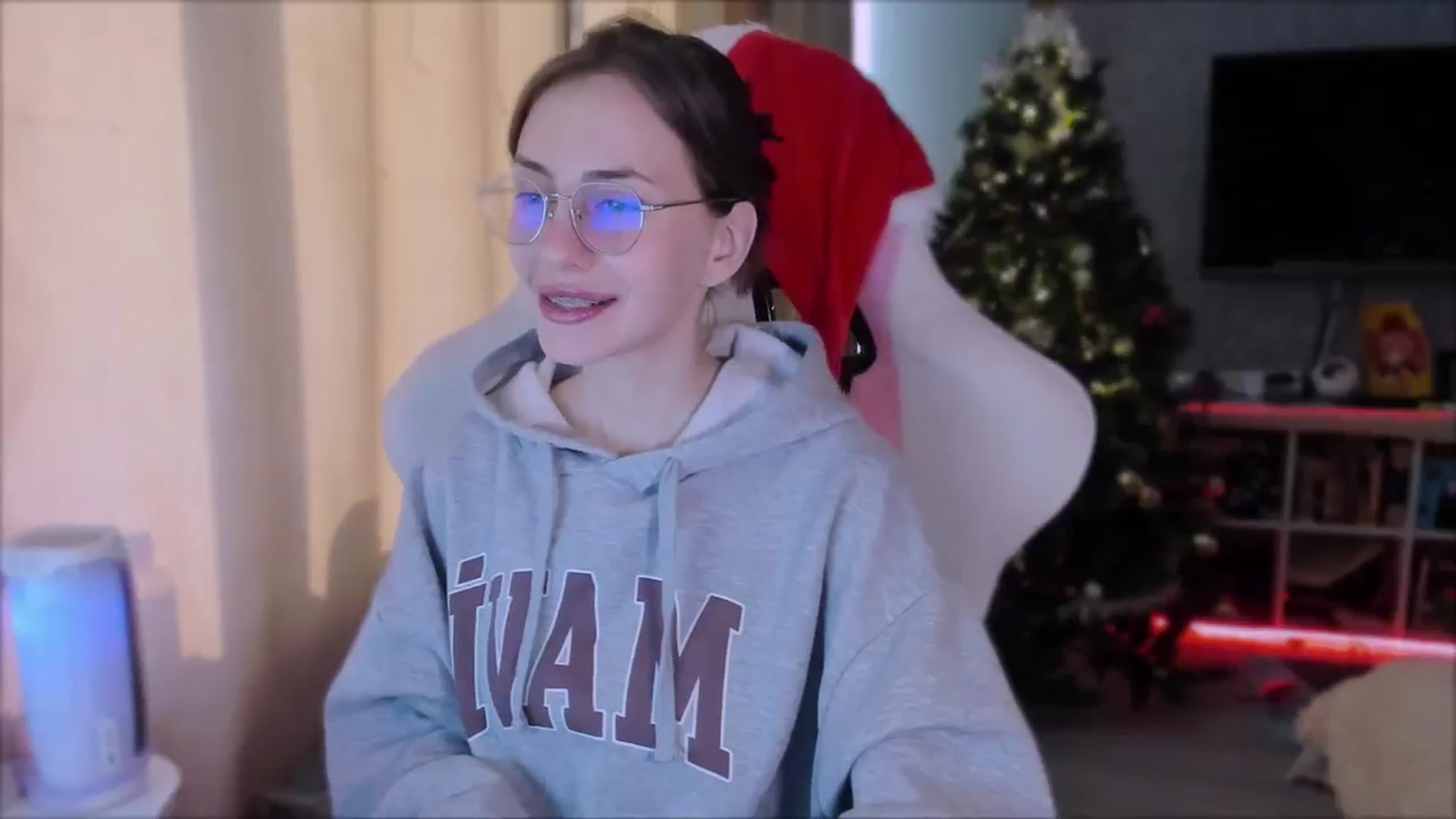Gallery image thumbnail from Space_Eva's myfreecams stream on, 12/11/2023, 05:58 image 11 of 20