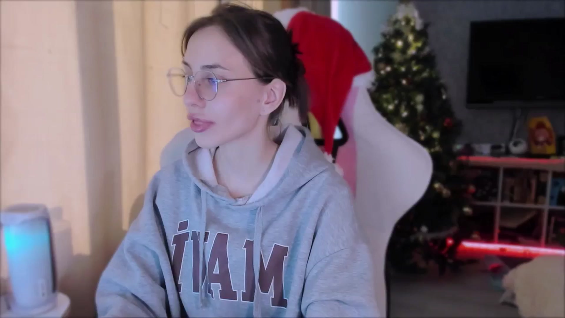 Gallery image thumbnail from Space_Eva's myfreecams stream on, 12/11/2023, 05:58 image 12 of 20