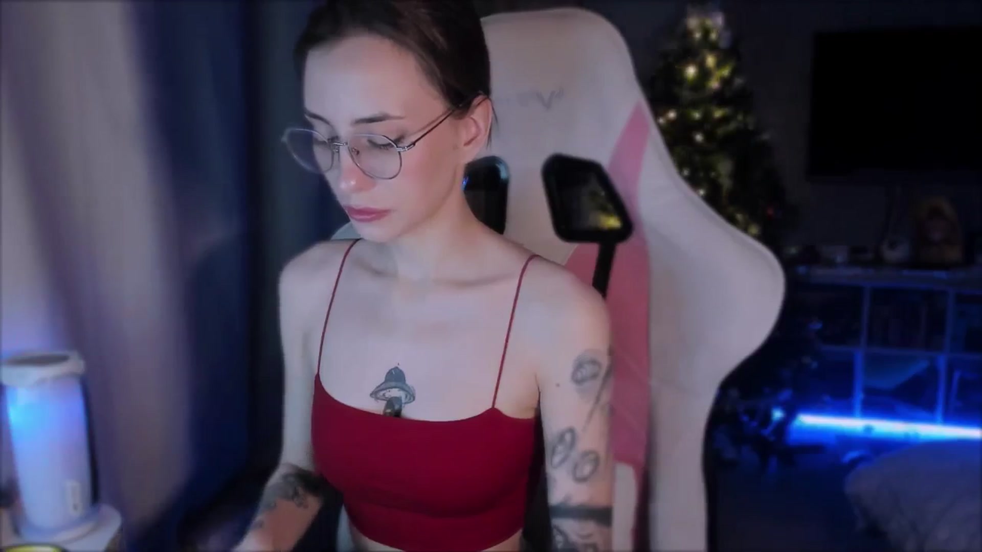 Gallery image thumbnail from Space_Eva's myfreecams stream on, 12/12/2023, 03:07 image 2 of 20