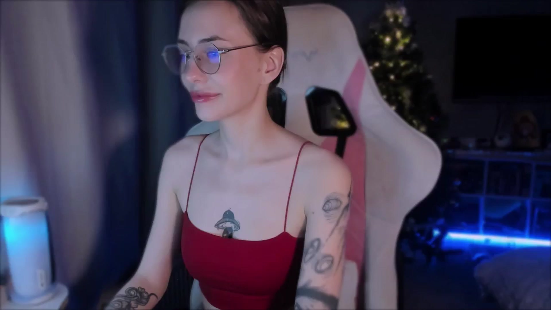 Gallery image thumbnail from Space_Eva's myfreecams stream on, 12/12/2023, 03:07 image 1 of 20