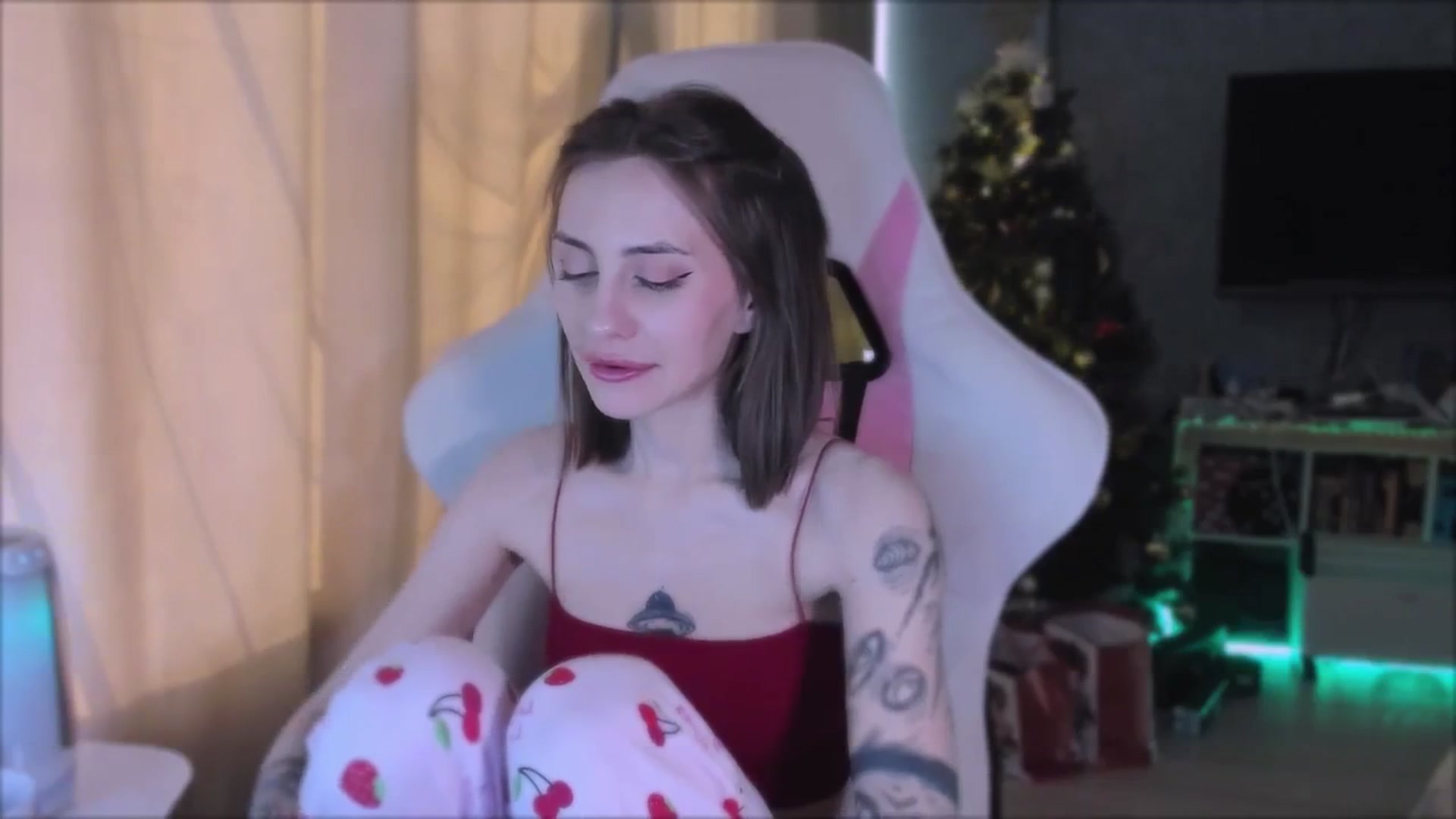 Gallery image thumbnail from Space_Eva's myfreecams stream on, 12/25/2023, 06:26 image 14 of 20