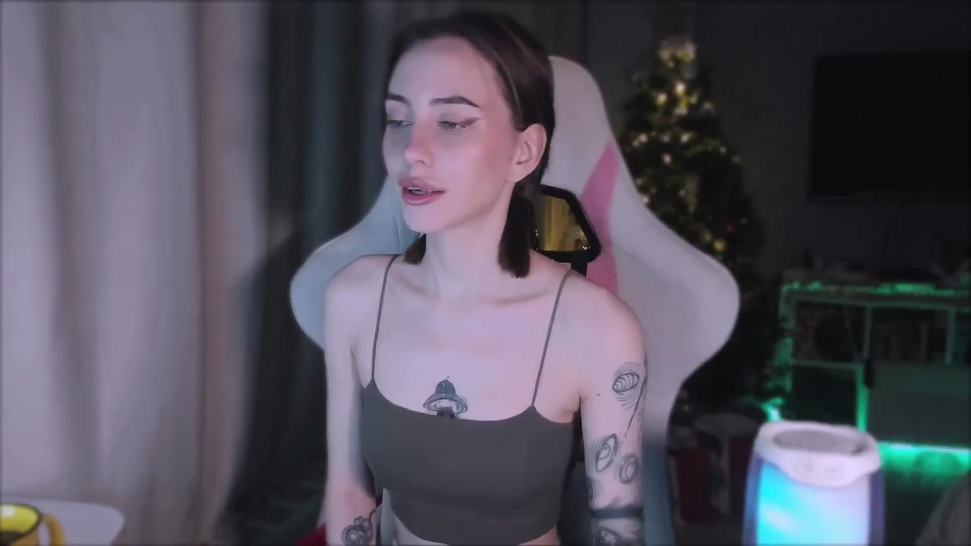Gallery image thumbnail from Space_Eva's myfreecams stream on, 12/26/2023, 03:04 image 5 of 20
