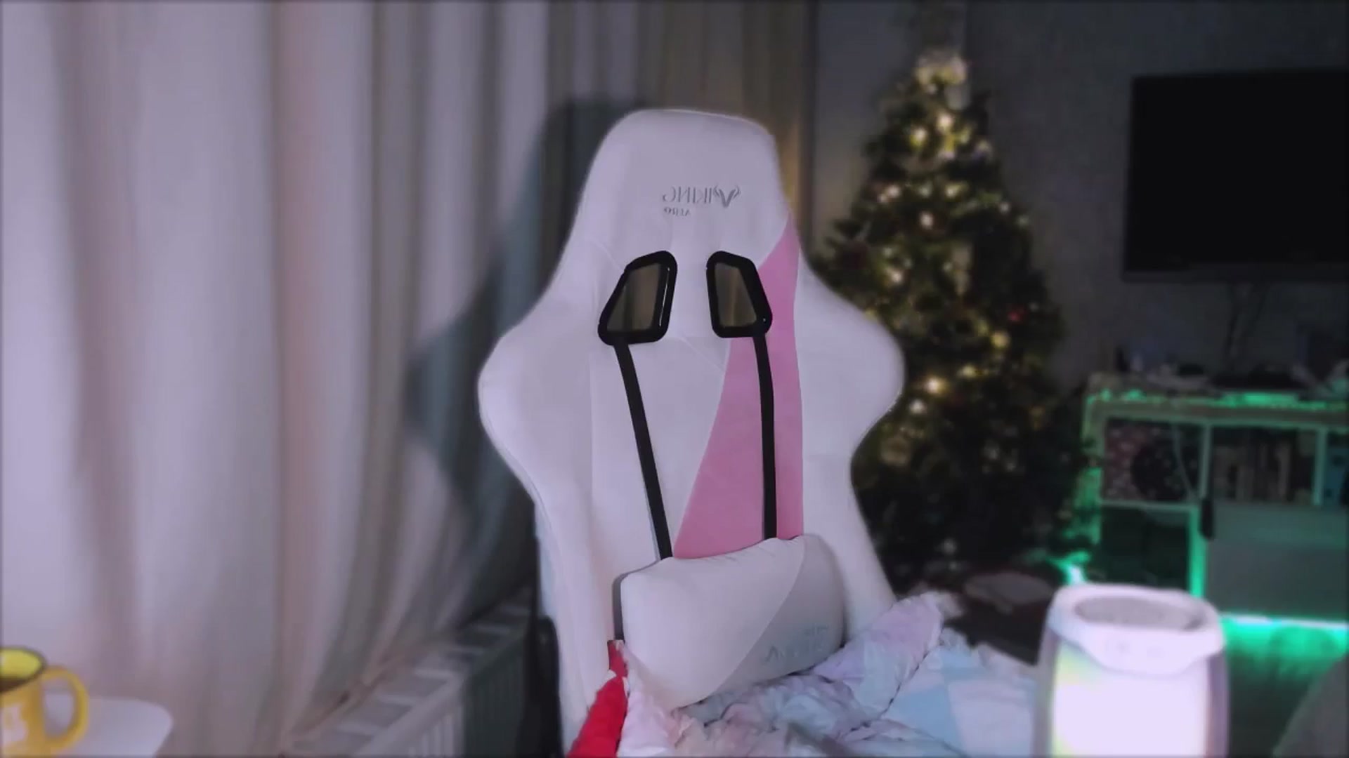 Gallery image thumbnail from Space_Eva's myfreecams stream on, 12/26/2023, 03:04 image 4 of 20