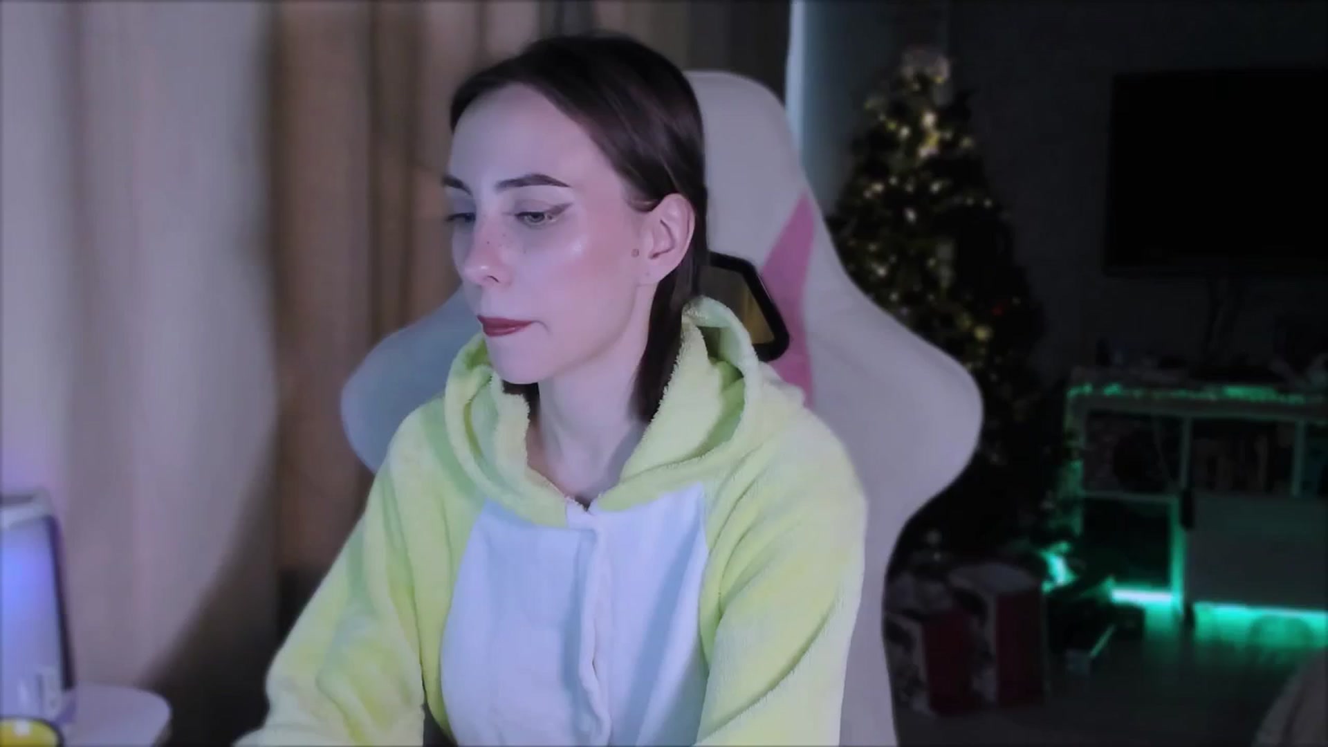 Gallery image thumbnail from Space_Eva's myfreecams stream on, 12/26/2023, 05:25 image 13 of 20