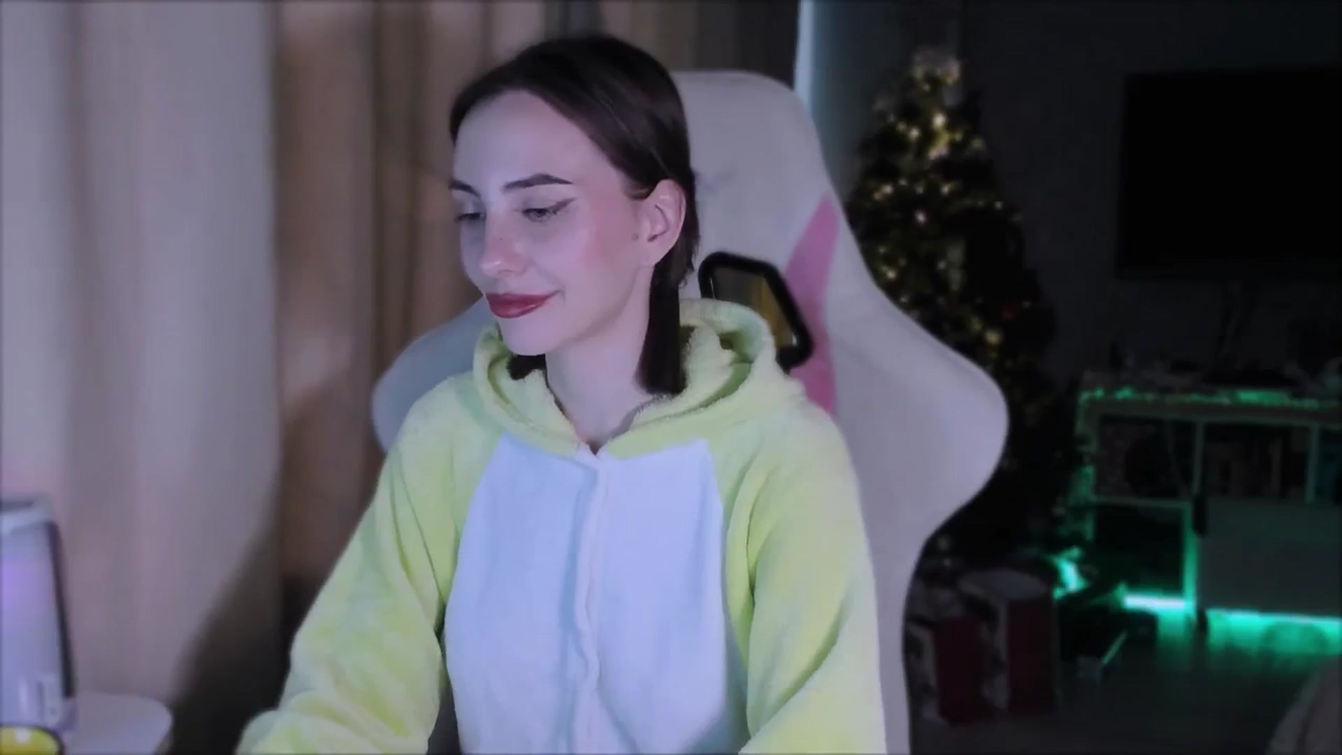 Gallery image thumbnail from Space_Eva's myfreecams stream on, 12/26/2023, 05:25 image 14 of 20