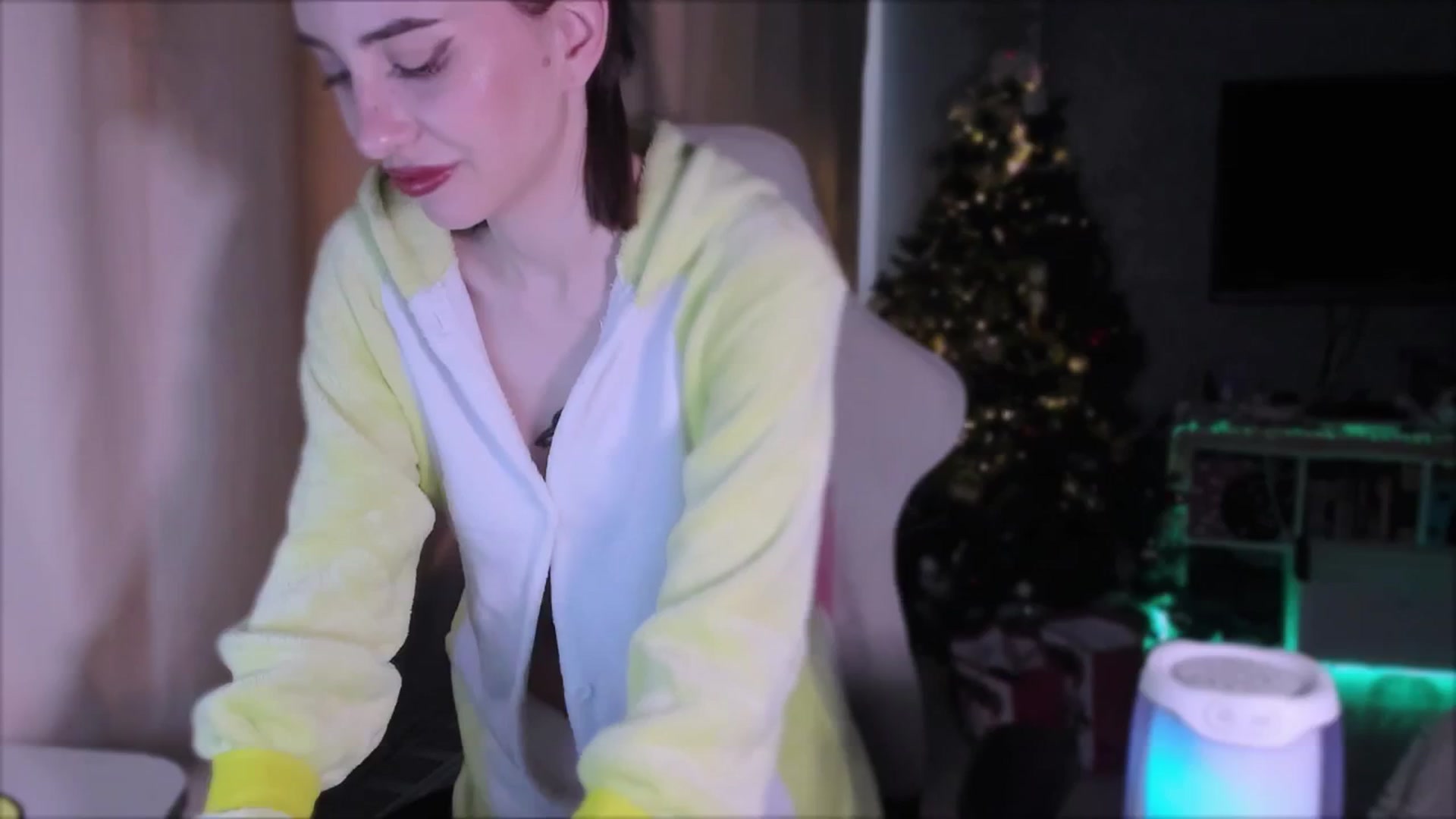 Gallery image thumbnail from Space_Eva's myfreecams stream on, 12/26/2023, 05:25 image 3 of 20