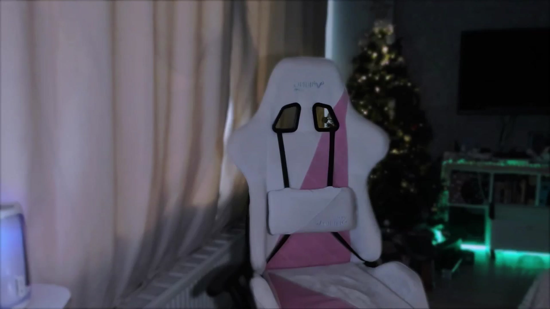 Gallery image thumbnail from Space_Eva's myfreecams stream on, 12/26/2023, 05:25 image 20 of 20