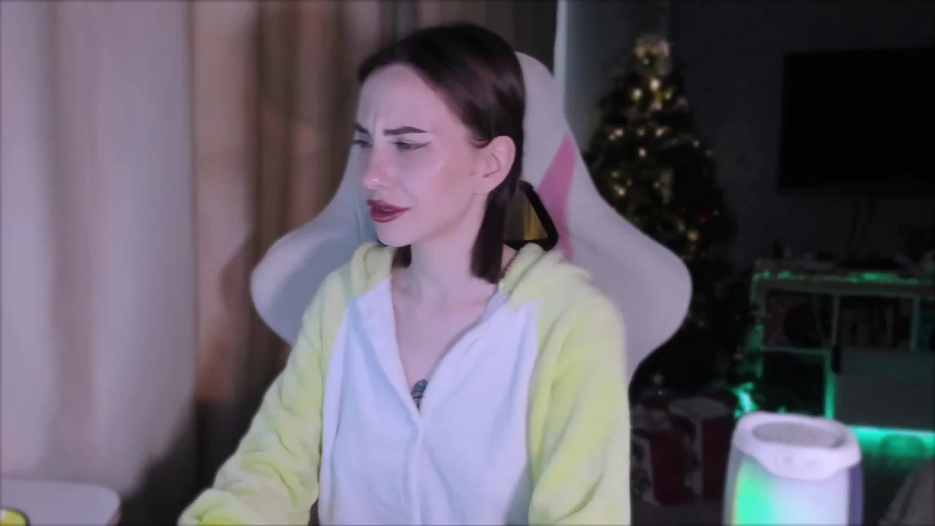 Gallery image thumbnail from Space_Eva's myfreecams stream on, 12/26/2023, 05:25 image 1 of 20