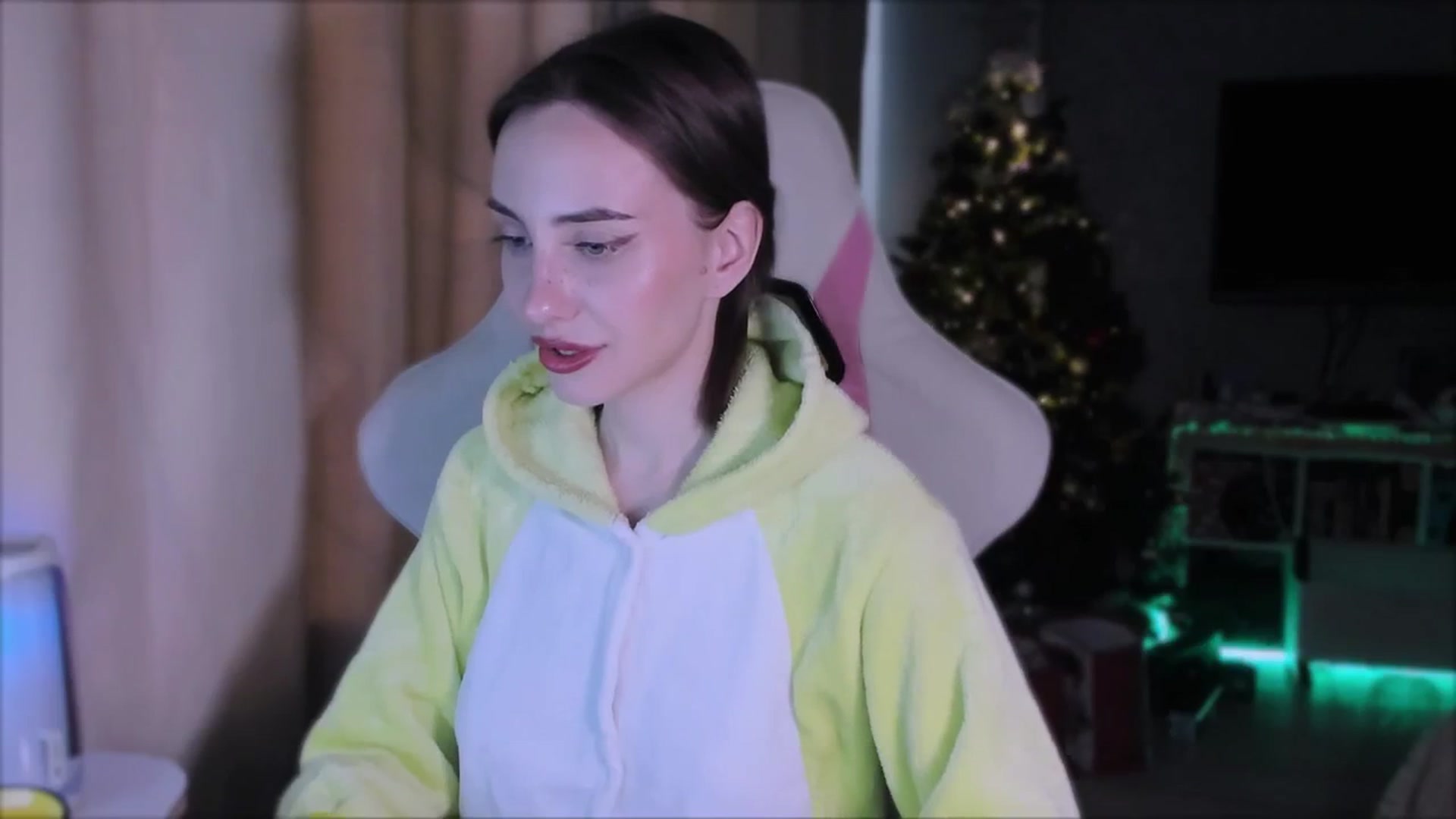 Gallery image thumbnail from Space_Eva's myfreecams stream on, 12/26/2023, 05:25 image 12 of 20